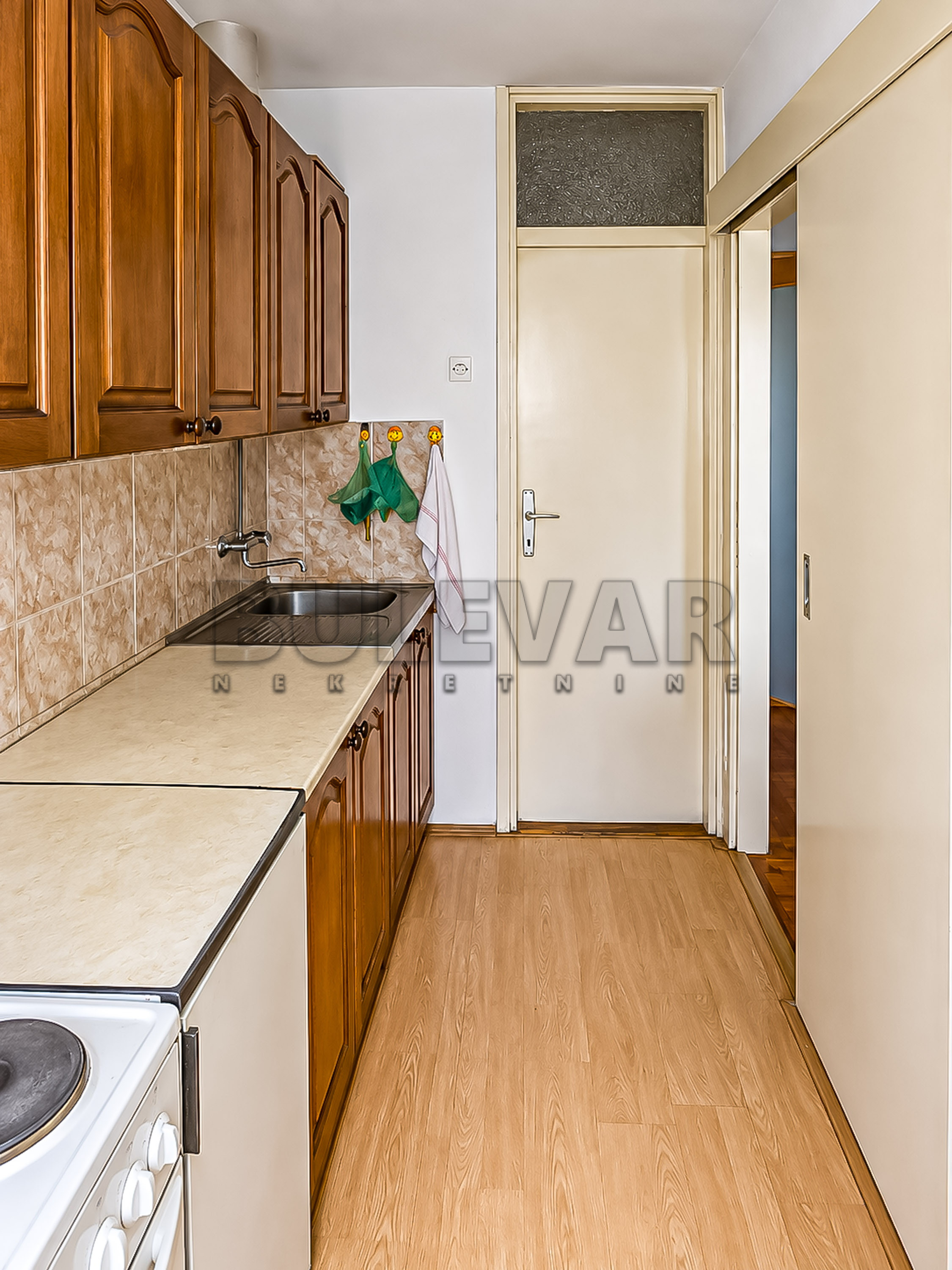Trosoban stan Bulevar Nemanjića Zona 3 72m², 2 sprat — slika 18