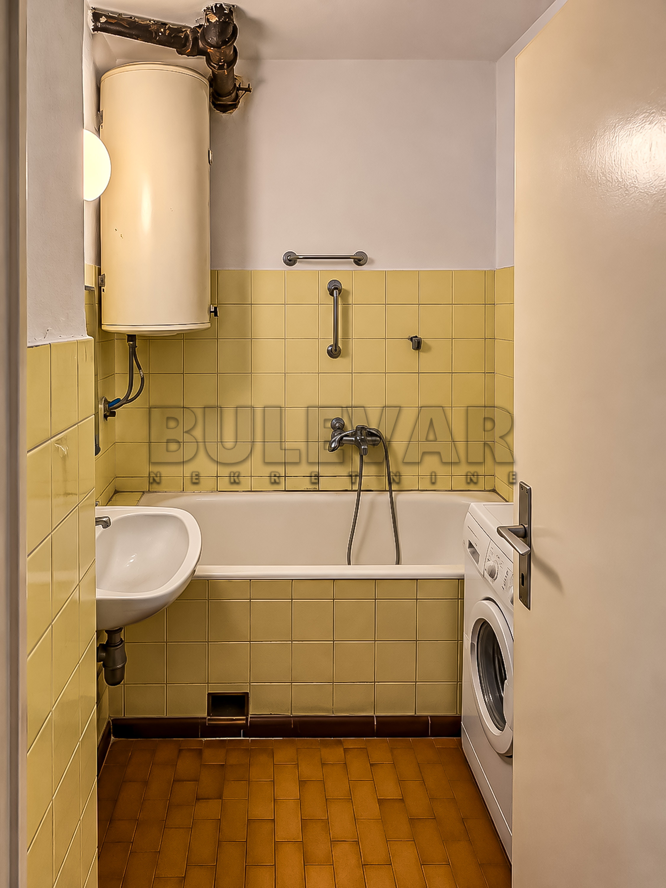 Trosoban stan Bulevar Nemanjića Zona 3 72m², 2 sprat — slika 34