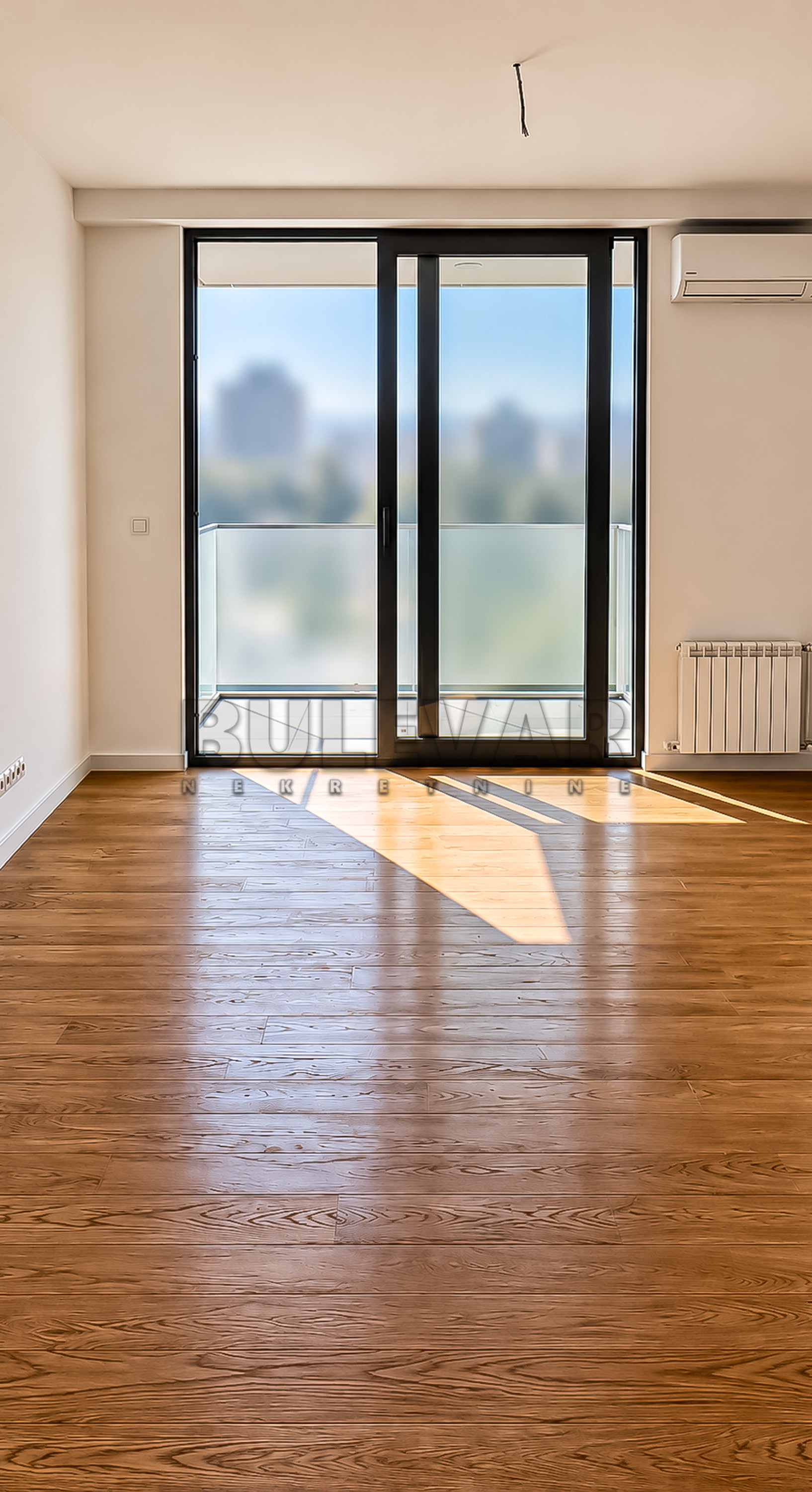 Trosoban stan Bulevar Nemanjića 81m², 5 sprat