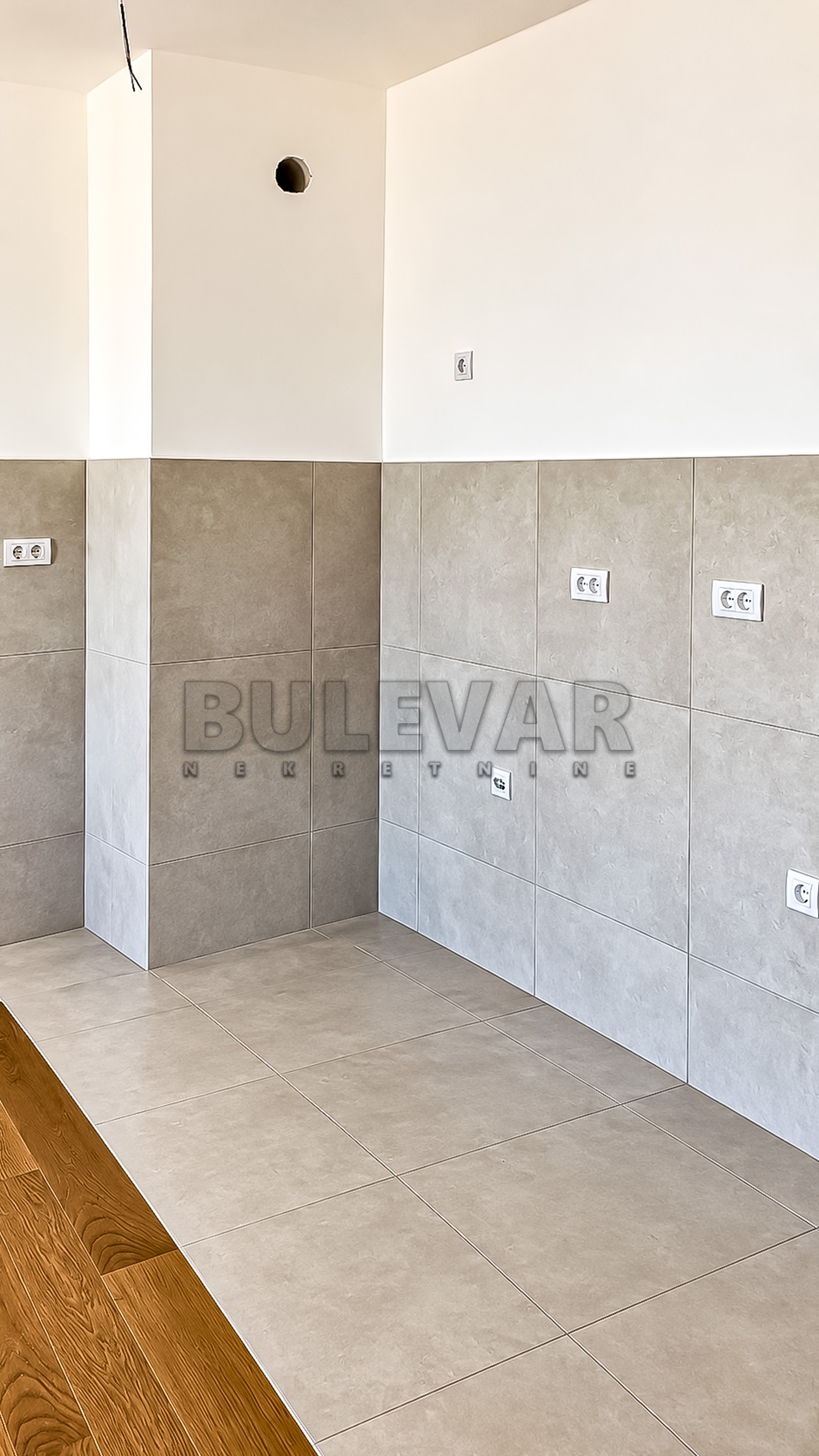 Trosoban stan Bulevar Nemanjića 81m², 5 sprat — slika 11