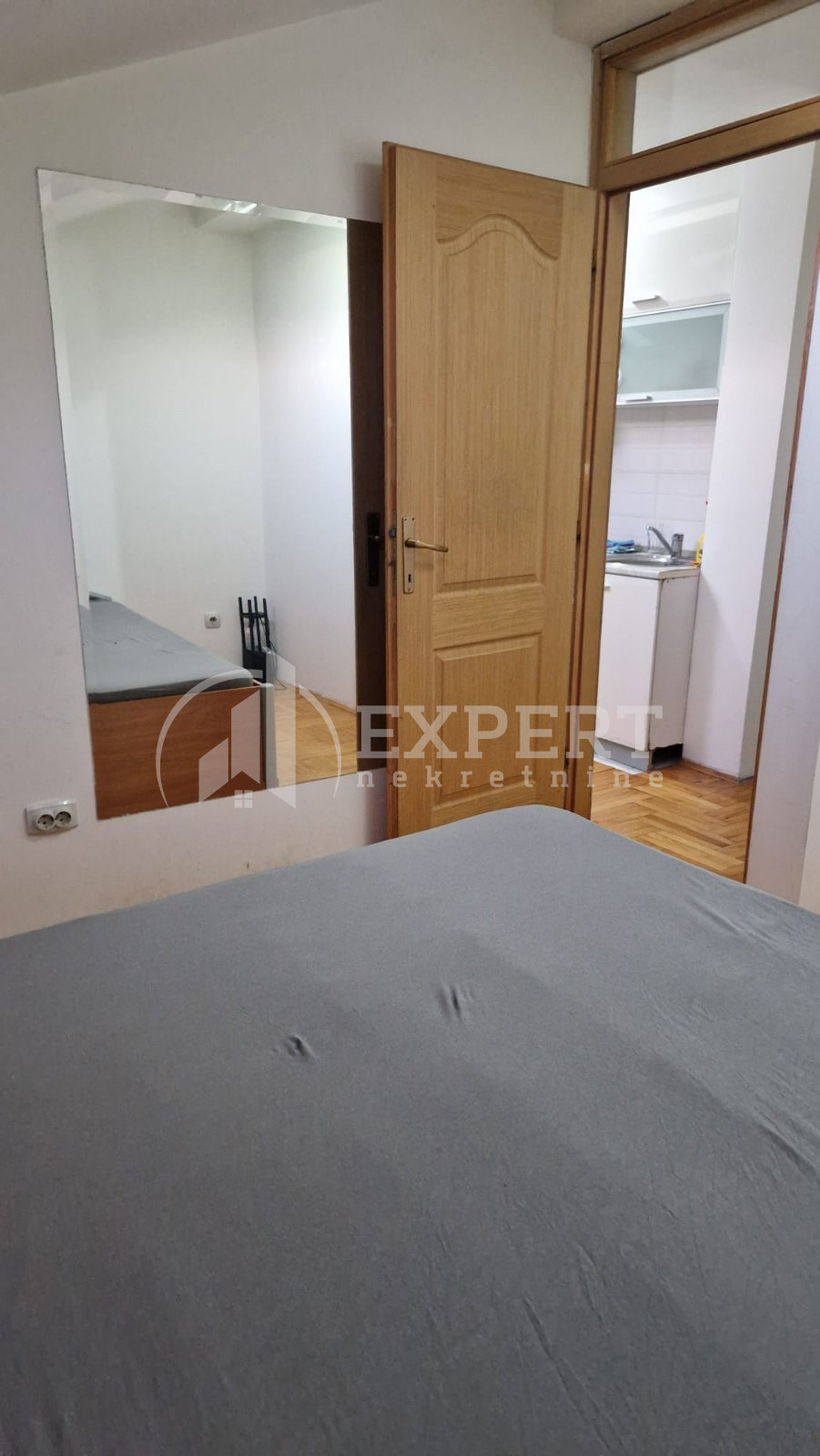 Dvosoban stan Centar 50m², 4 sprat — slika 11