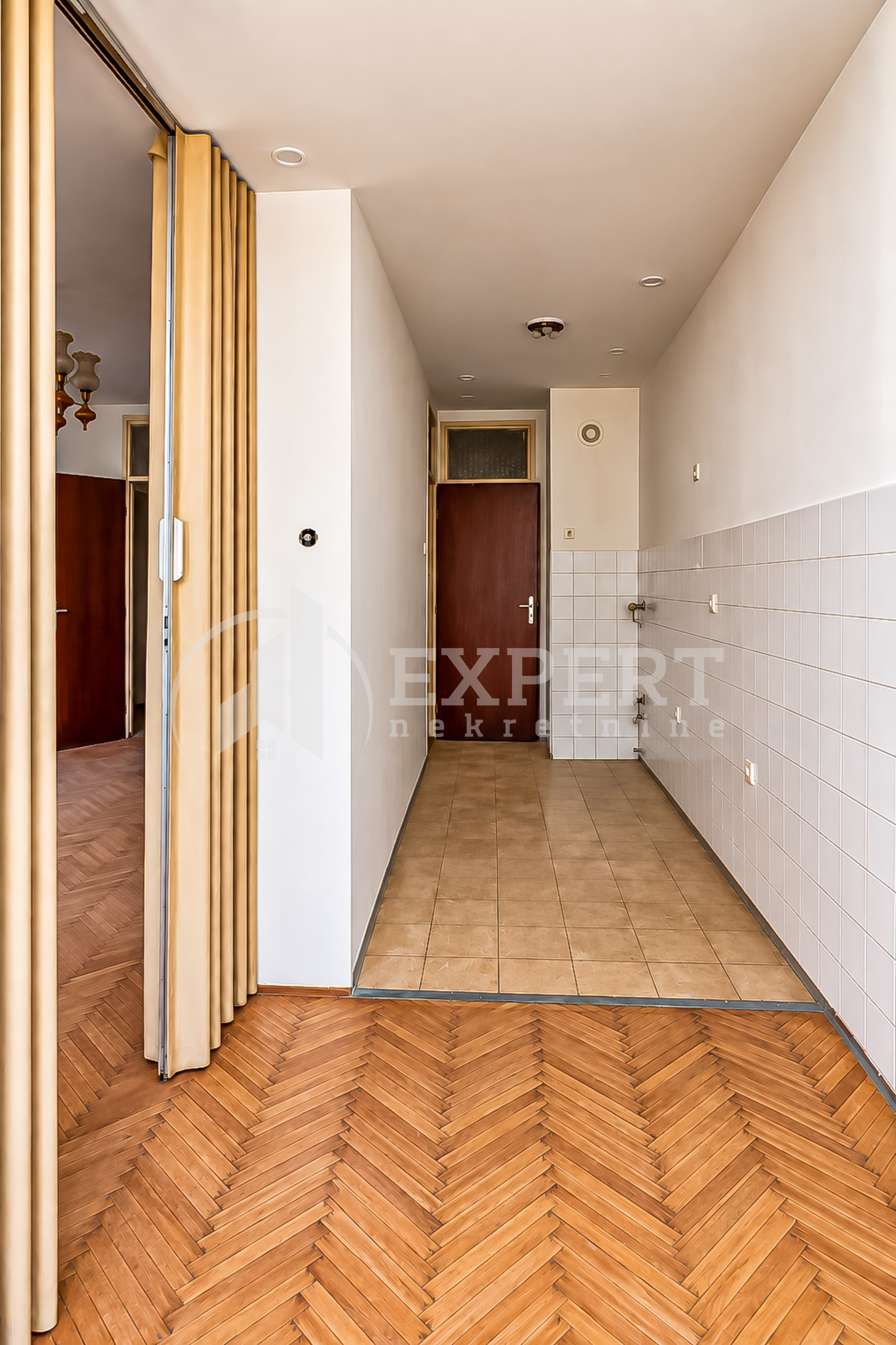 Četvorosoban stan Centar 79m², 3 sprat — slika 11