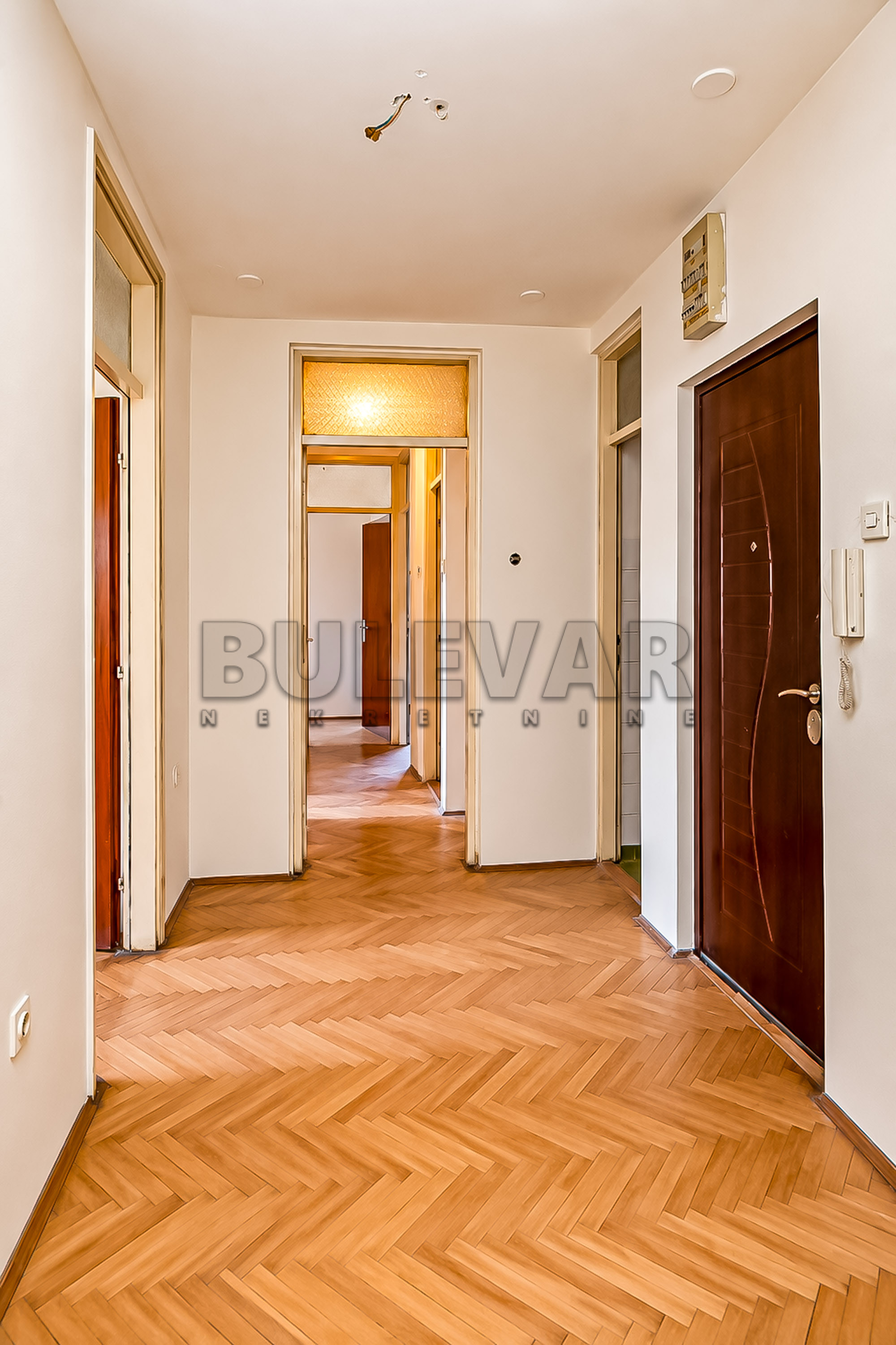 Četvorosoban stan Centar 79m², 3 sprat — slika 15