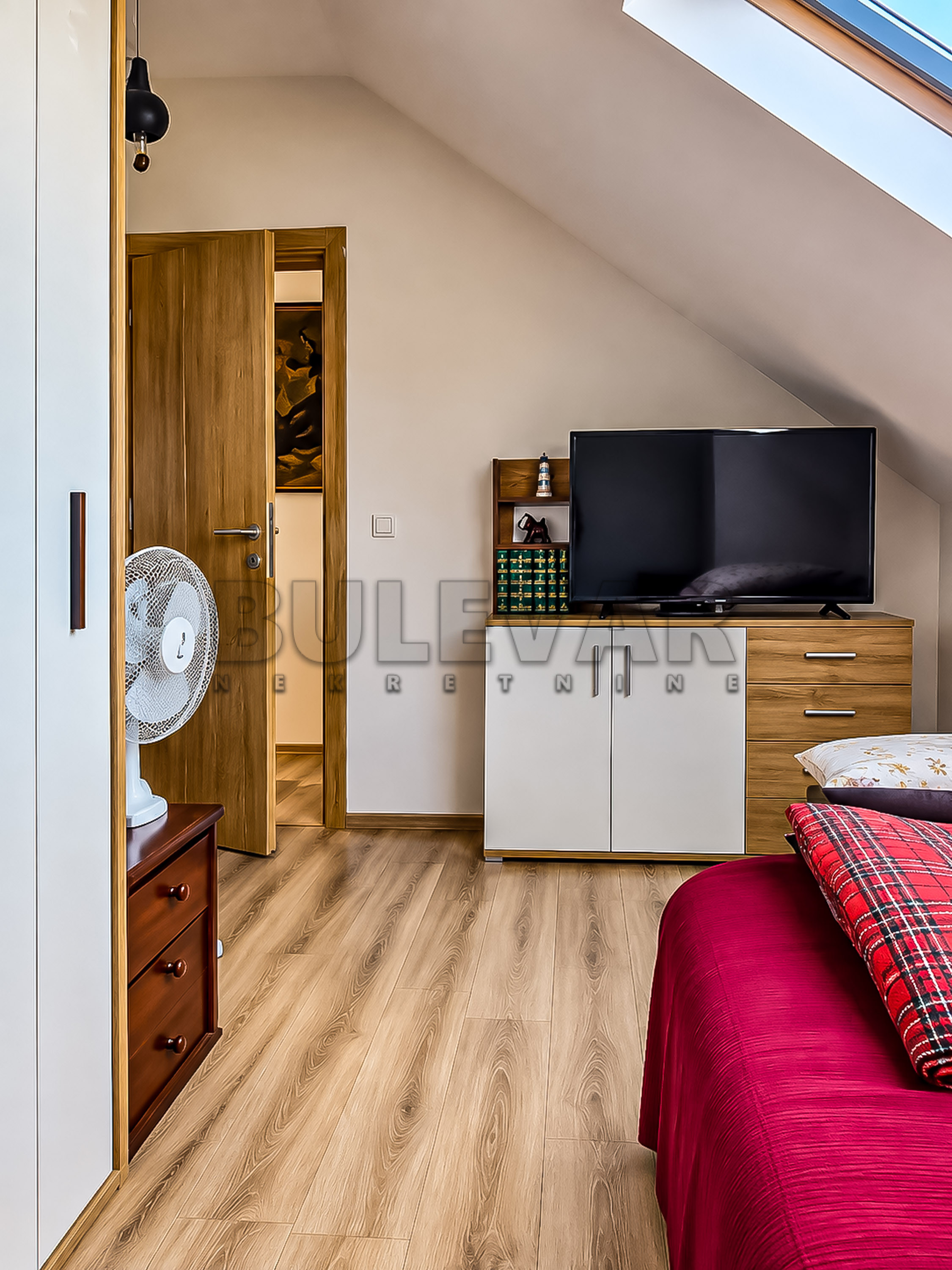 Trosoban stan Pantelej(Niš) 74m², 2 sprat — slika 39