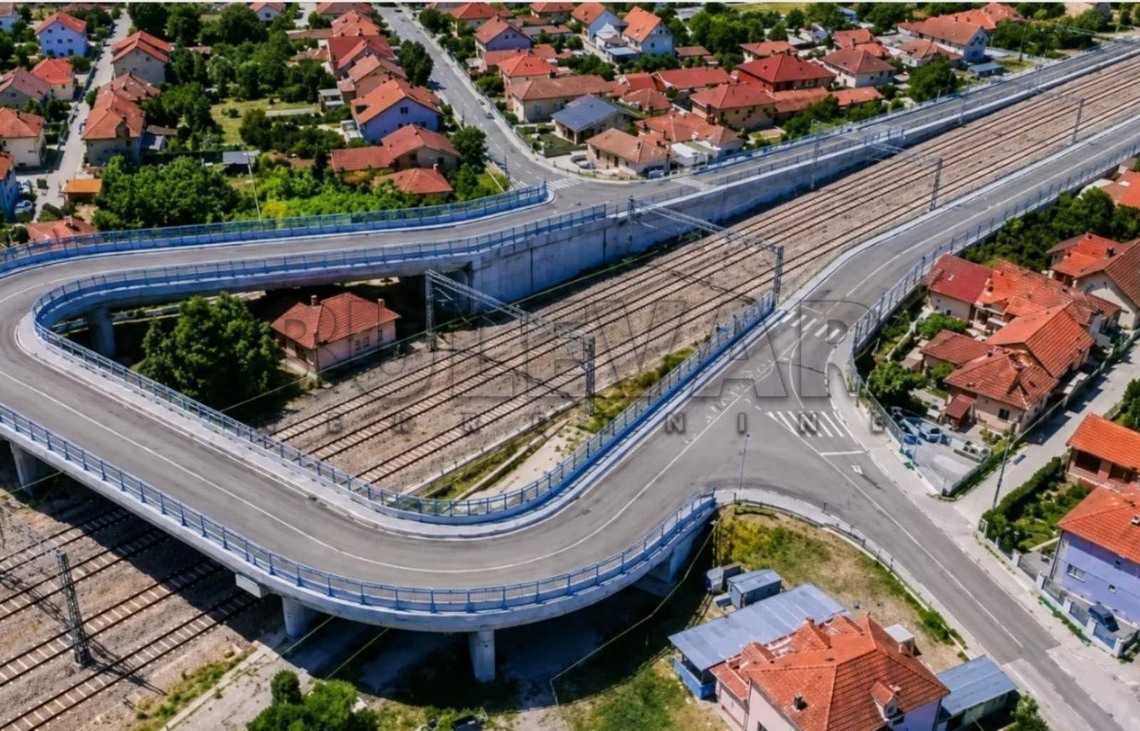Trosoban stan Pantelej(Niš) 74m², 2 sprat — slika 54