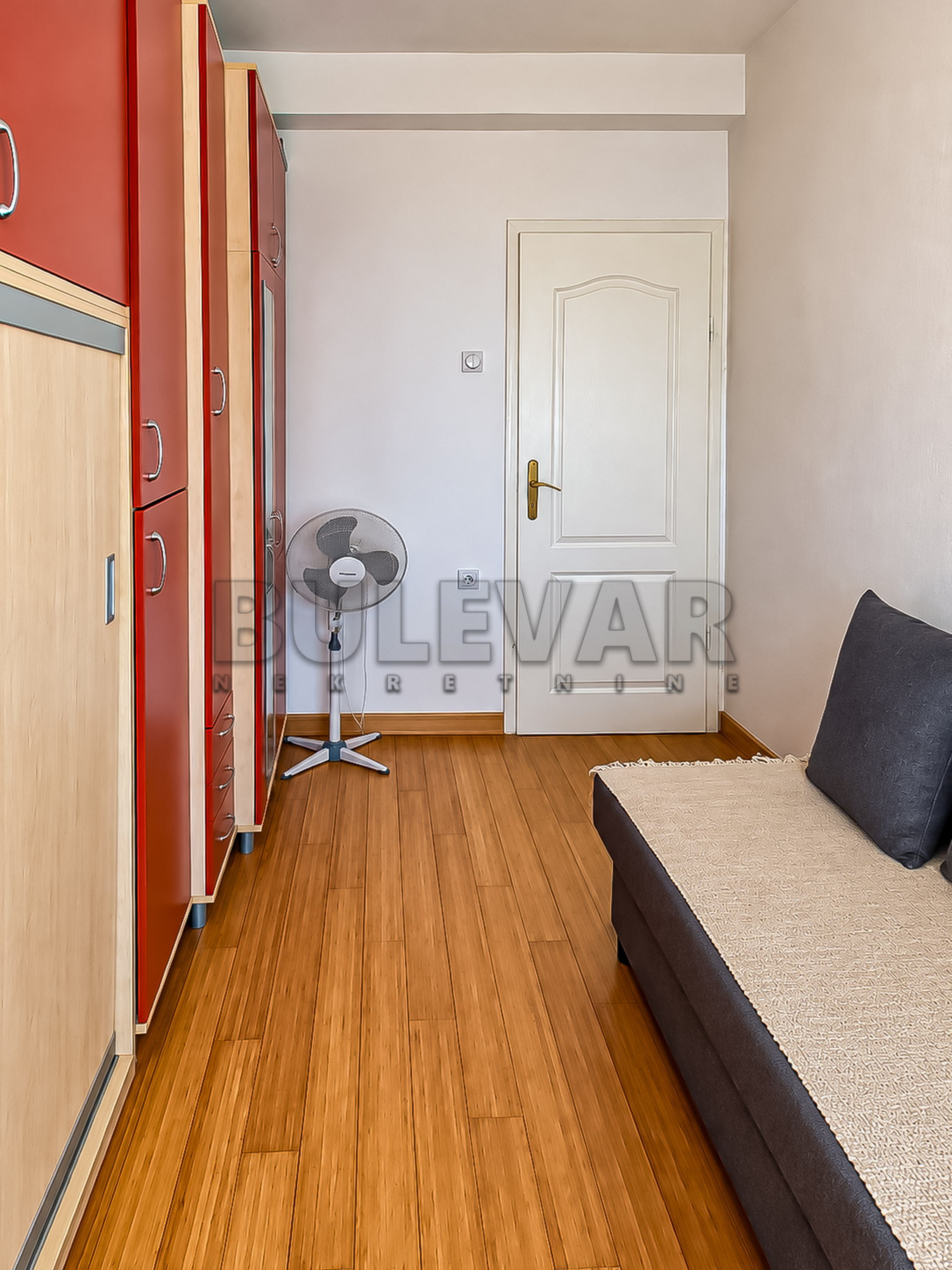 Trosoban stan Pantelej(Niš) 54m², 2 sprat — slika 43