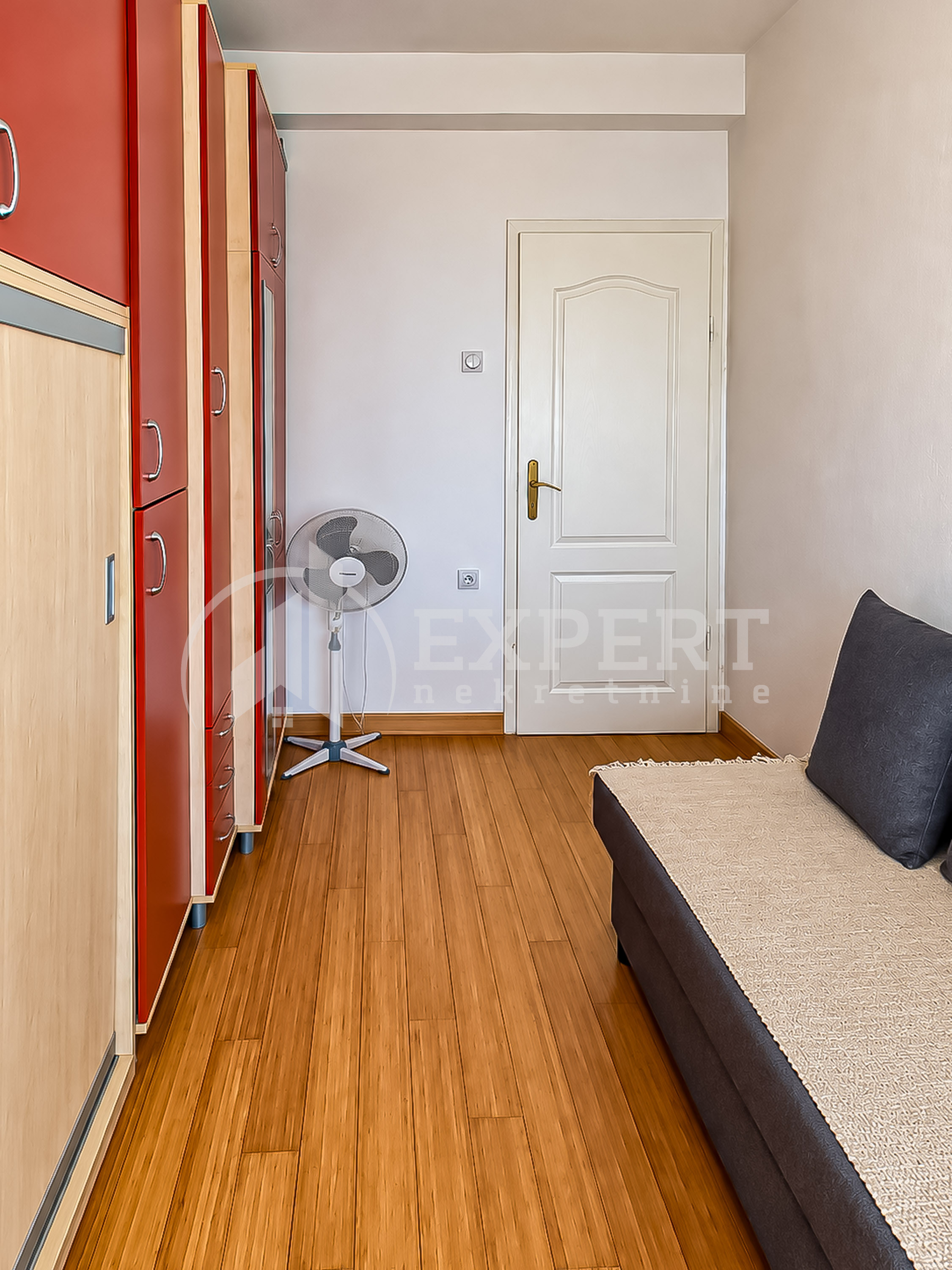 Trosoban stan Pantelej(Niš) 54m², 2 sprat — slika 42