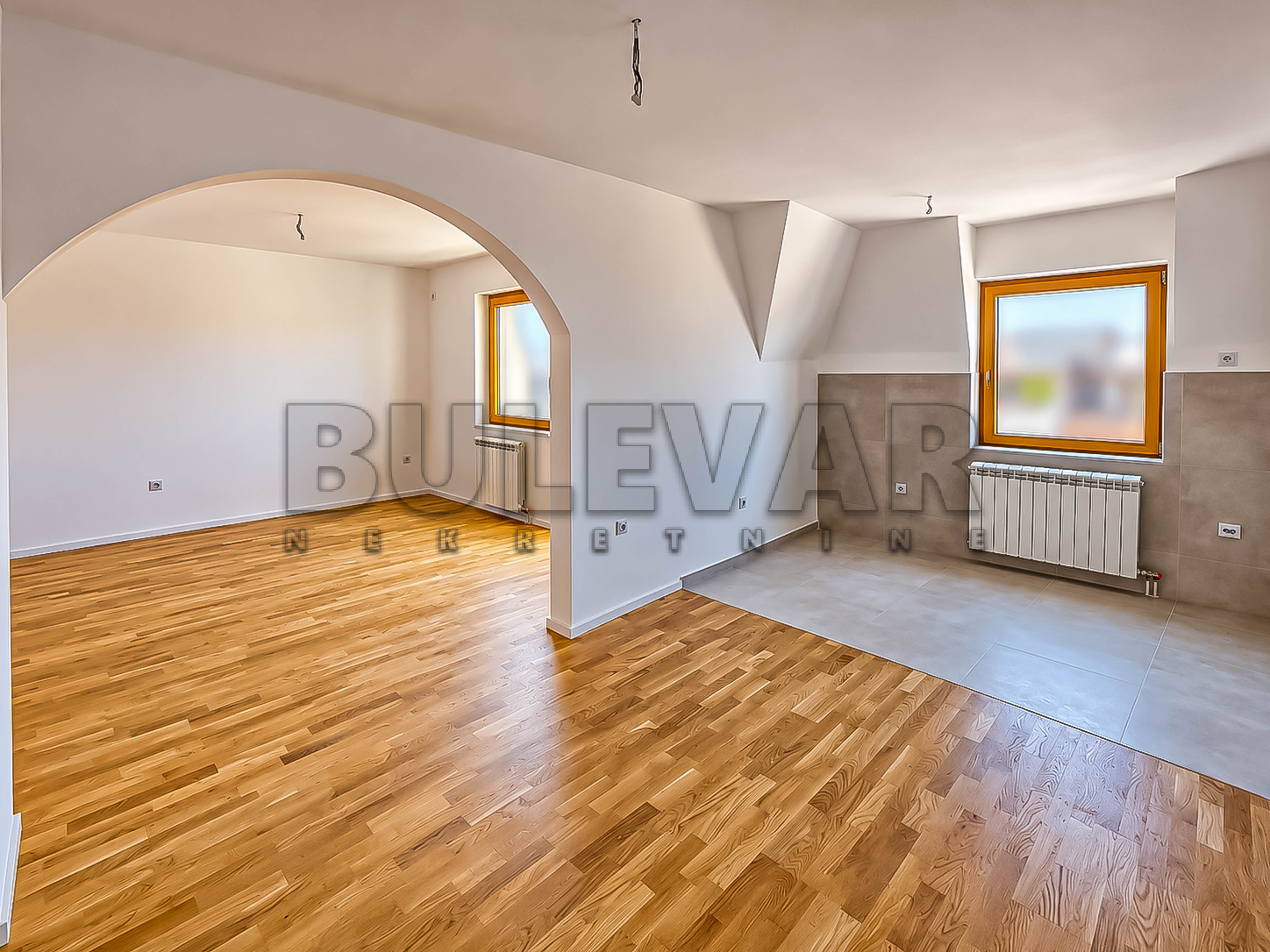 Trosoban stan Centar 80m², 7 sprat