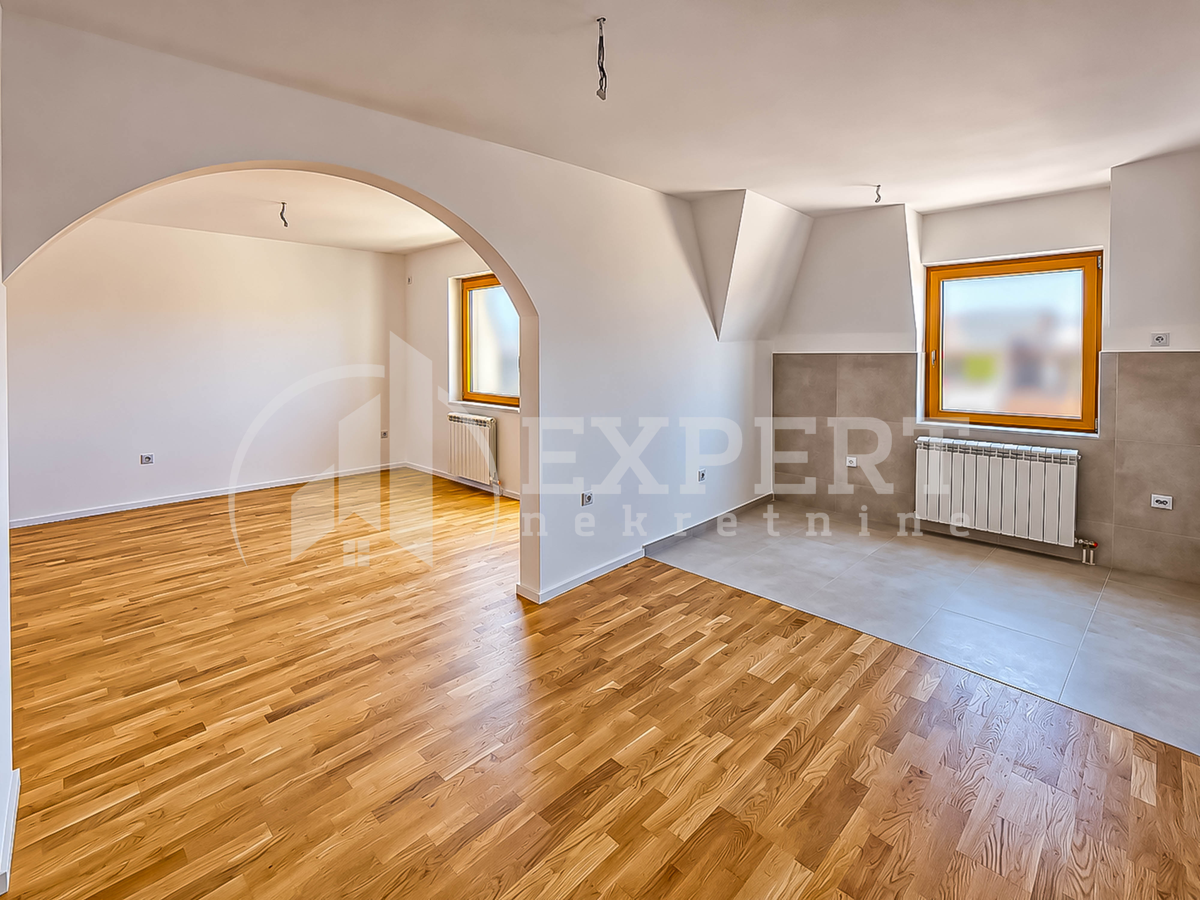 Trosoban stan Centar 80m², 7 sprat — slika 2
