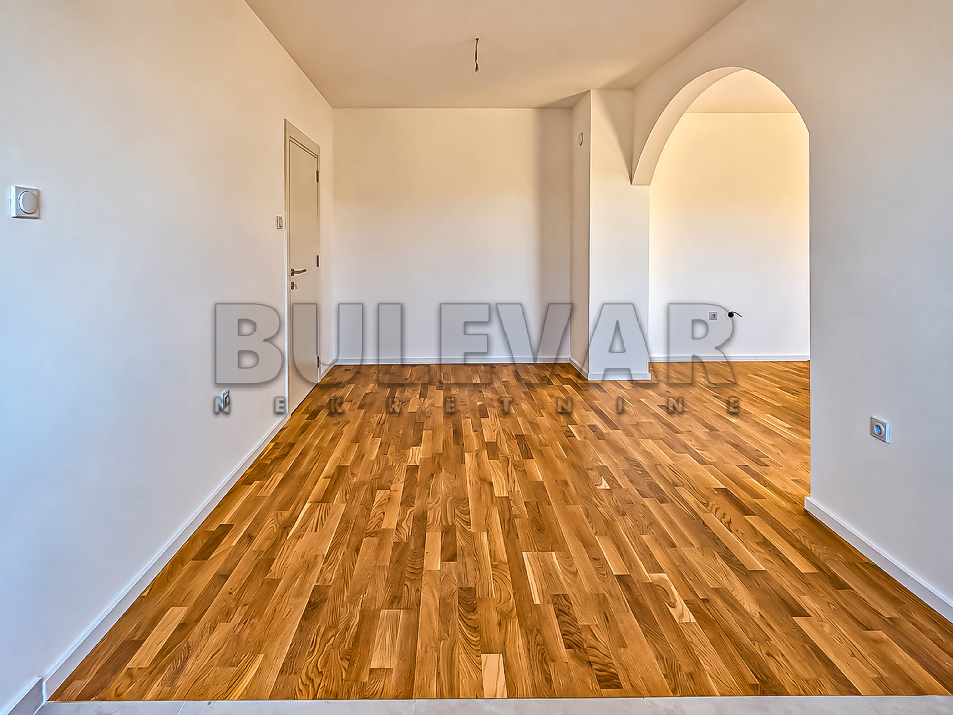 Trosoban stan Centar 80m², 7 sprat — slika 15