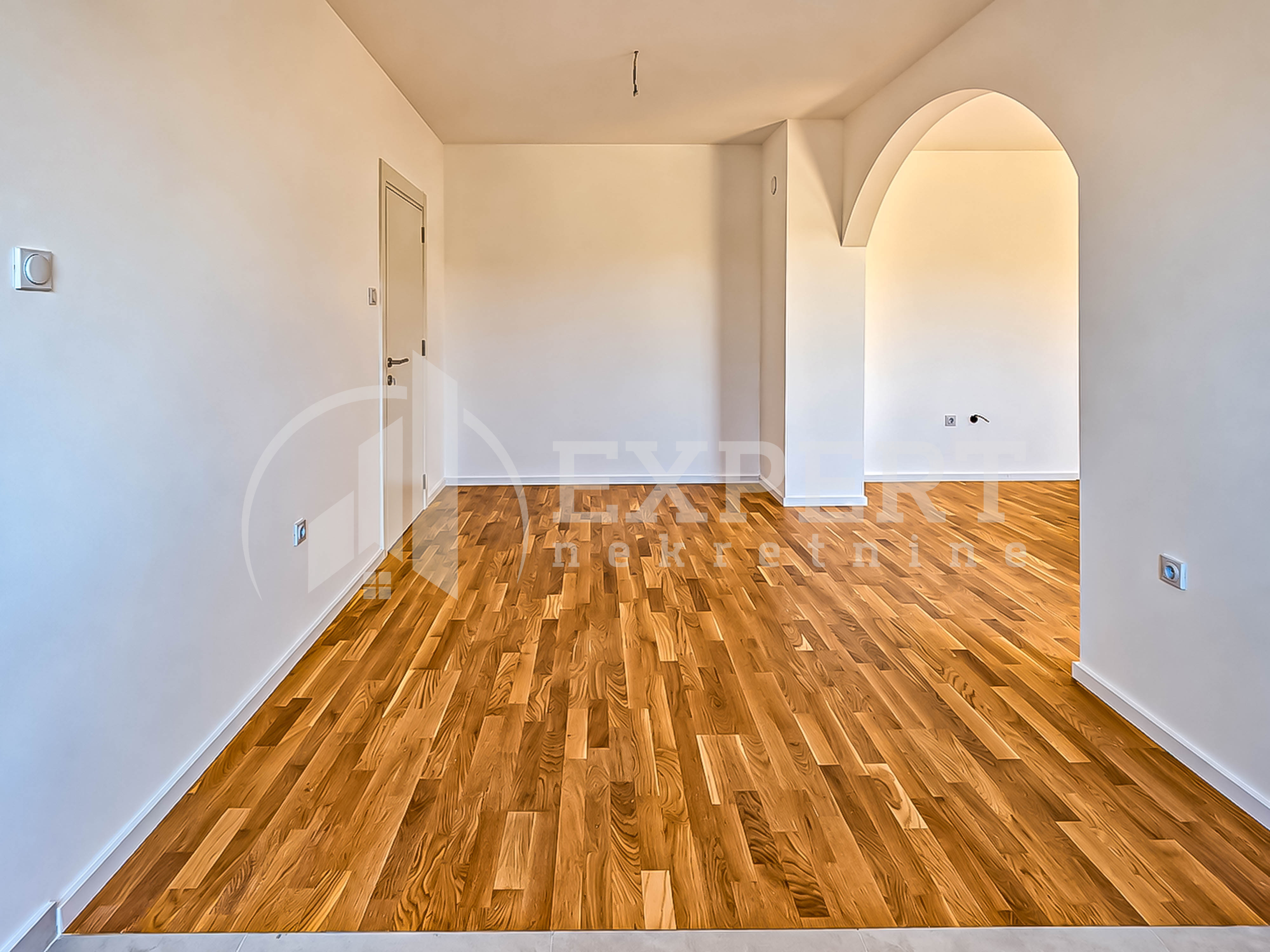 Trosoban stan Centar 80m², 7 sprat — slika 14