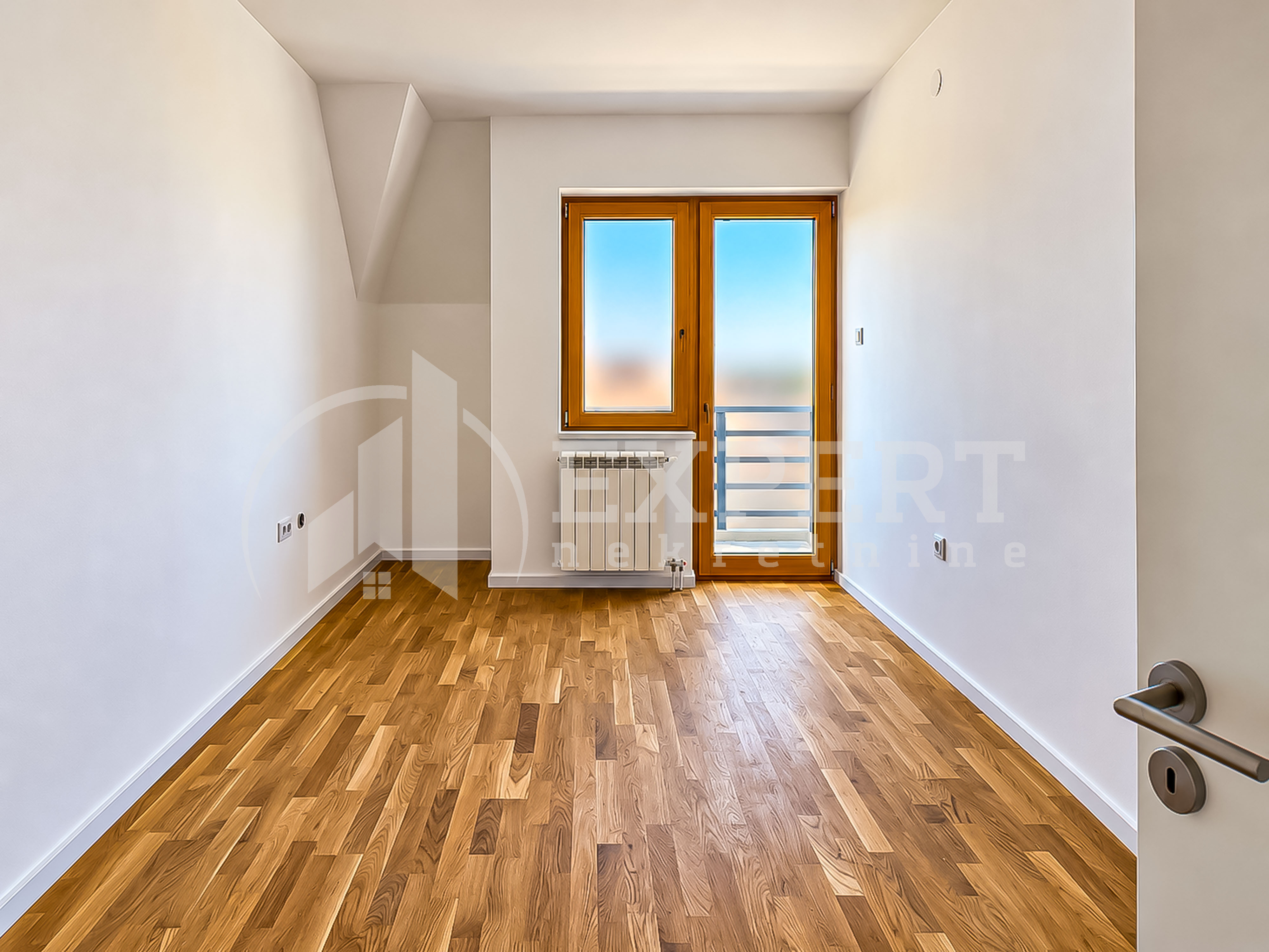 Trosoban stan Centar 80m², 7 sprat — slika 27