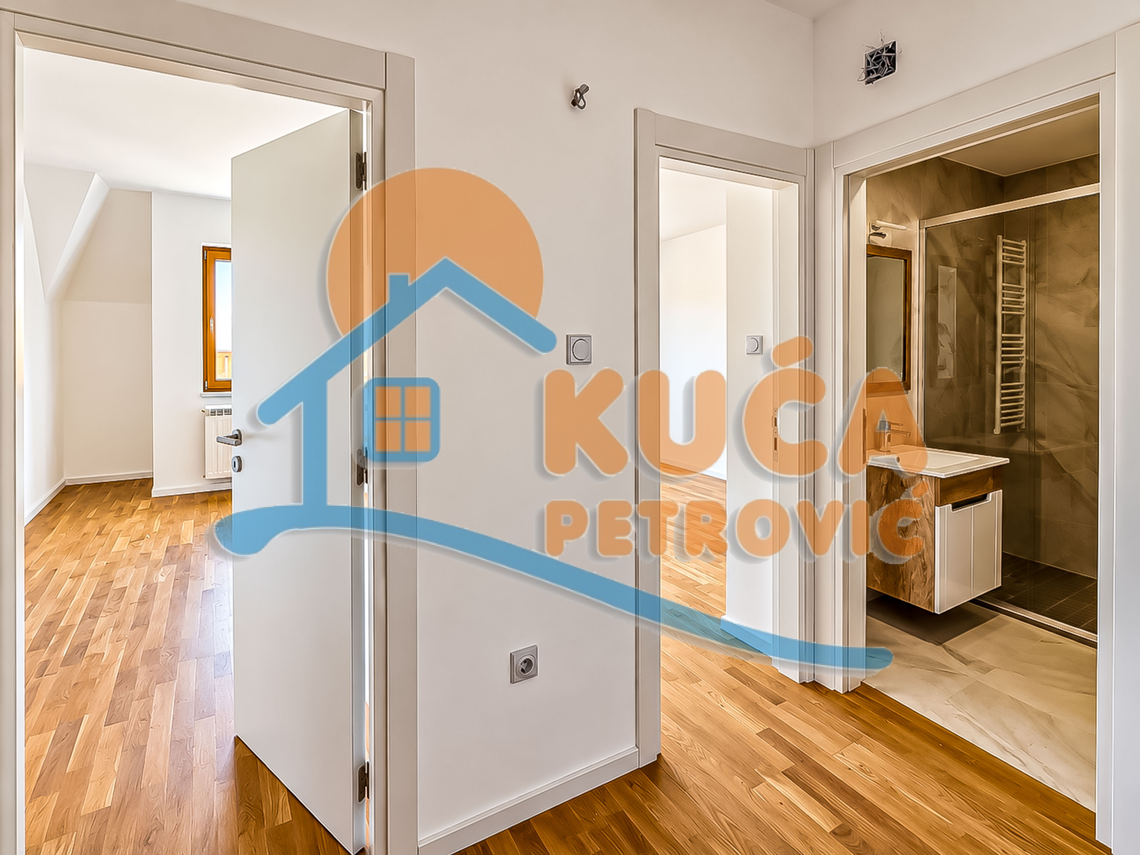 Trosoban stan Centar 80m², 7 sprat — slika 36