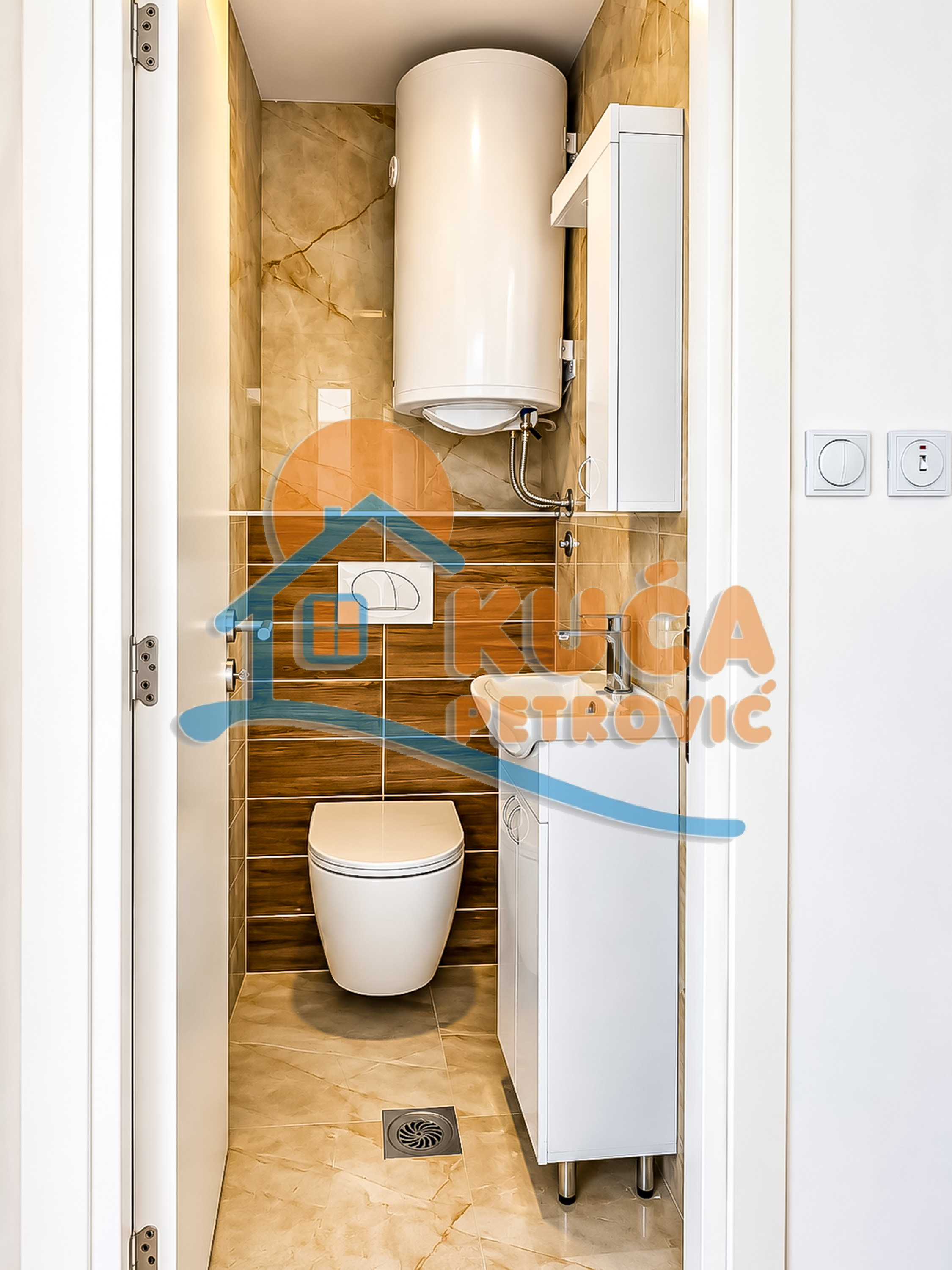 Trosoban stan Centar 80m², 7 sprat — slika 41