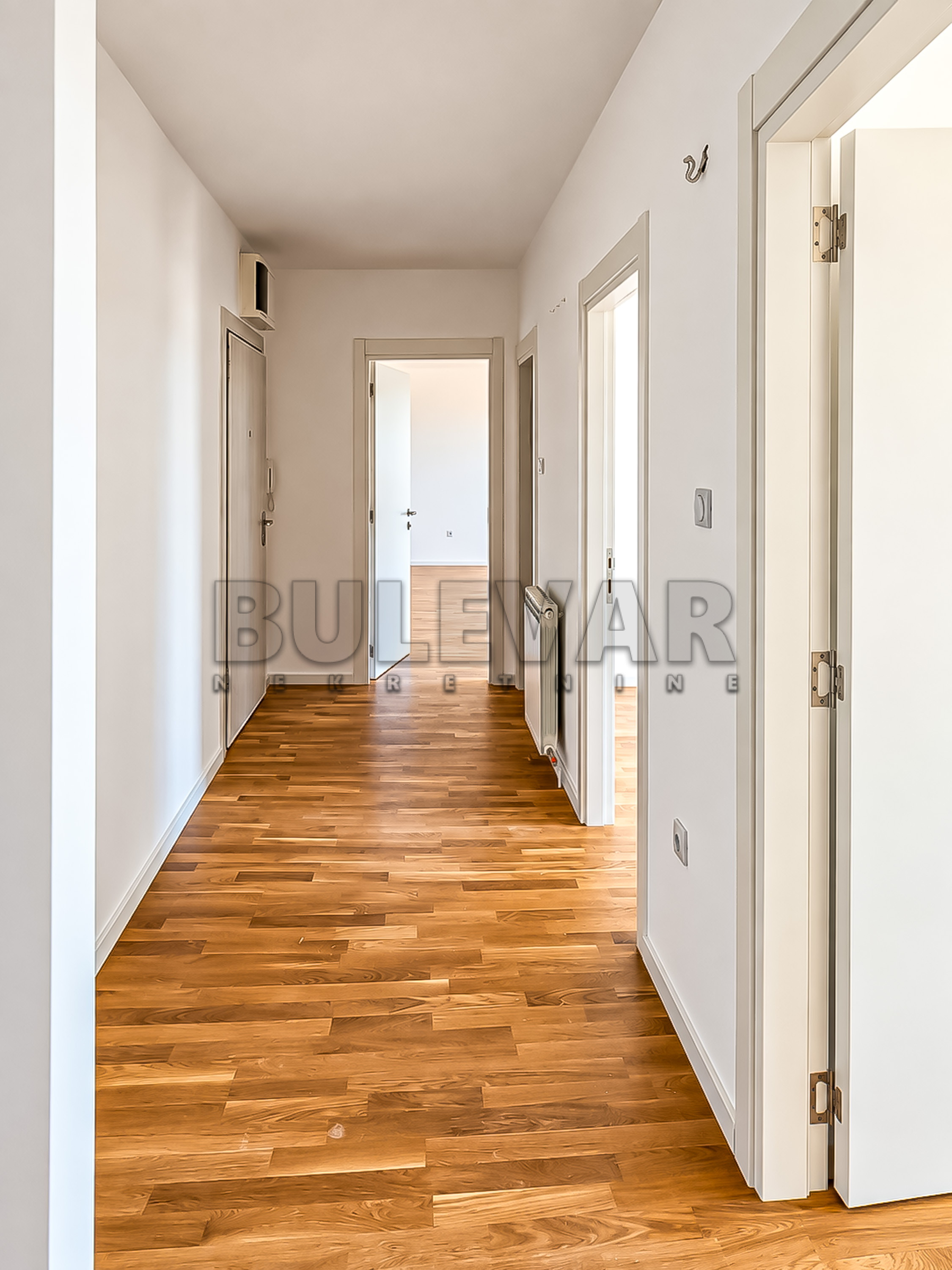 Trosoban stan Centar 80m², 7 sprat — slika 54