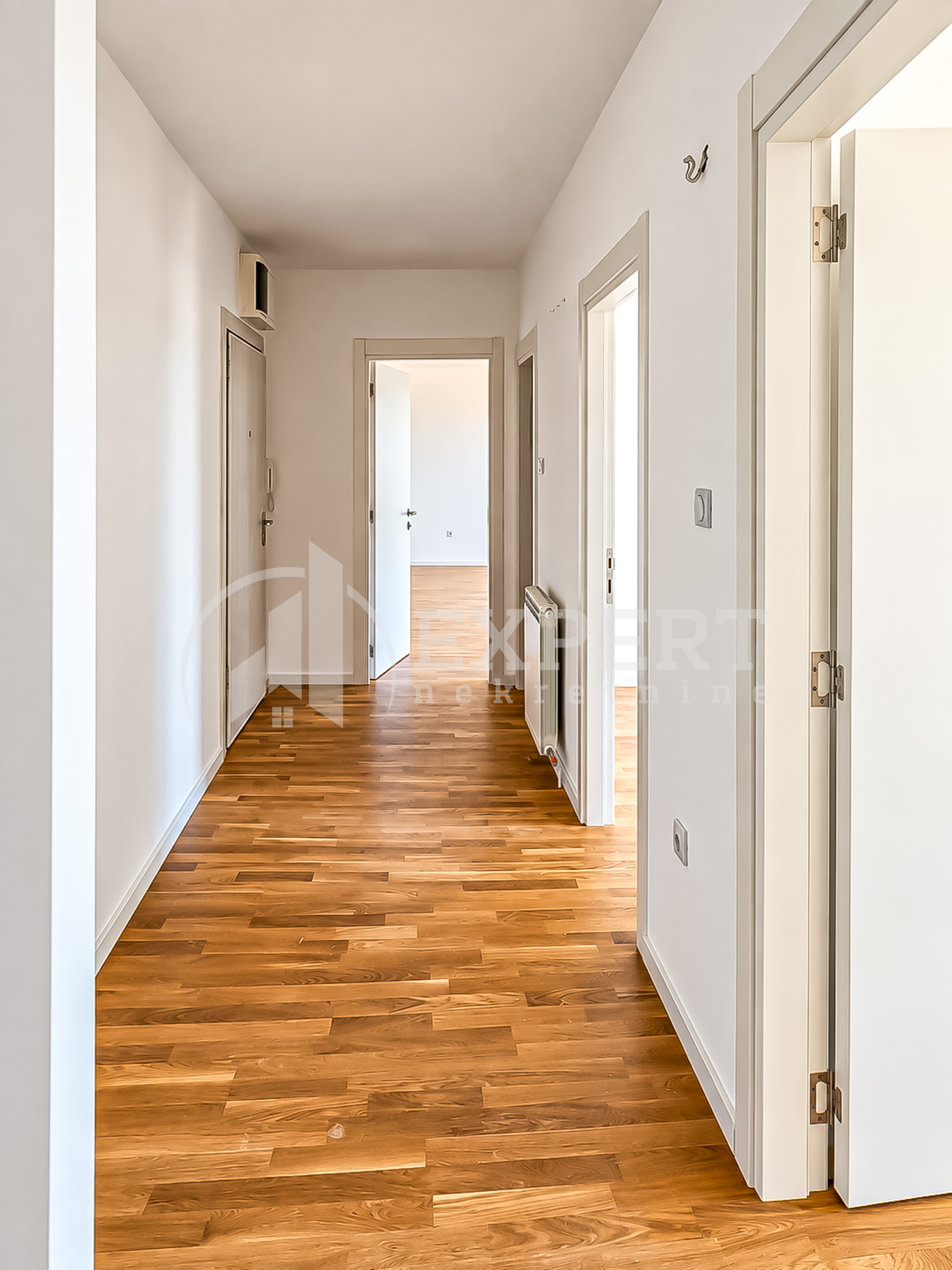 Trosoban stan Centar 80m², 7 sprat — slika 55
