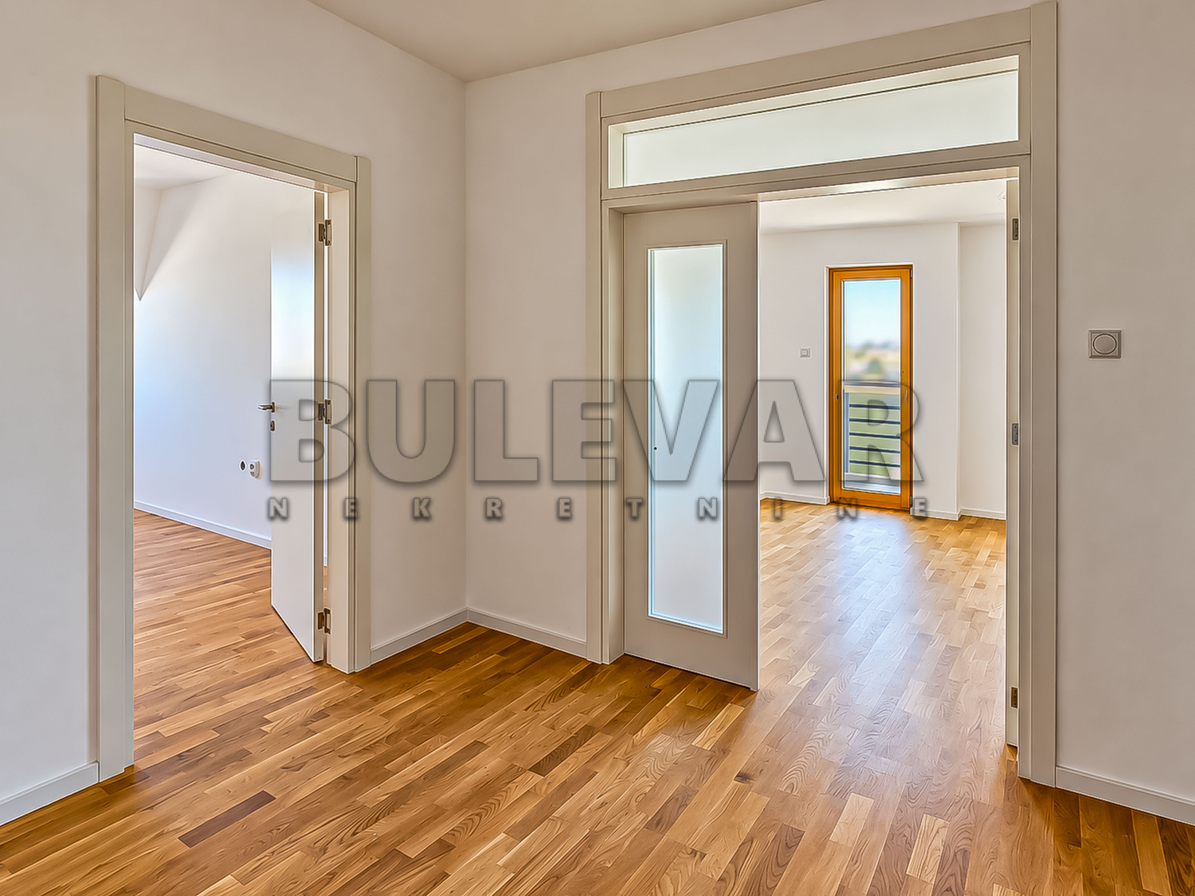 Trosoban stan Centar 89m², 7 sprat — slika 11
