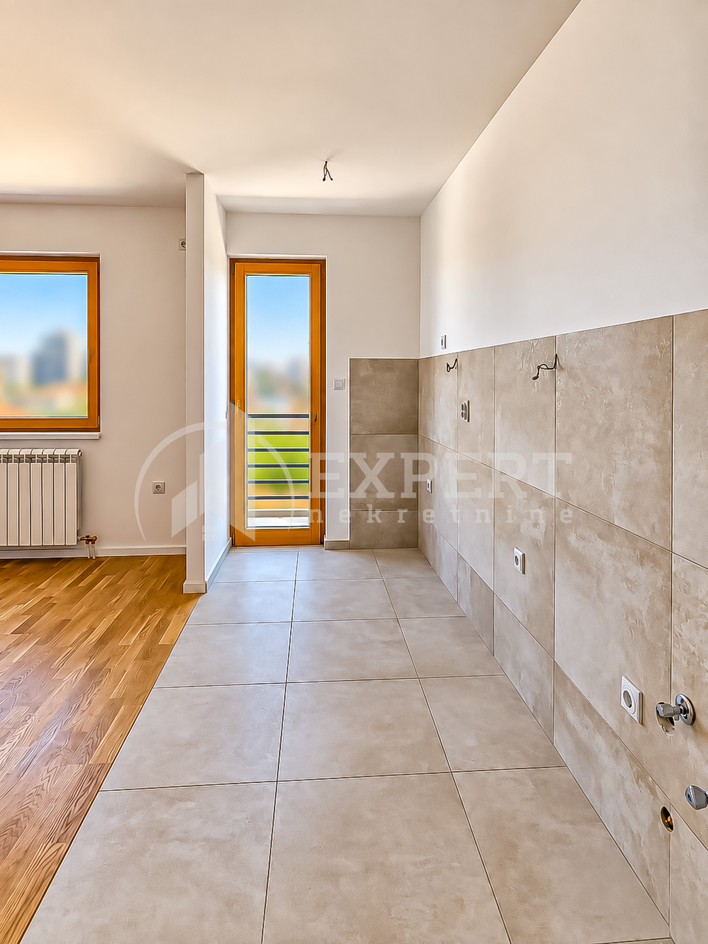 Trosoban stan Centar 89m², 7 sprat — slika 23