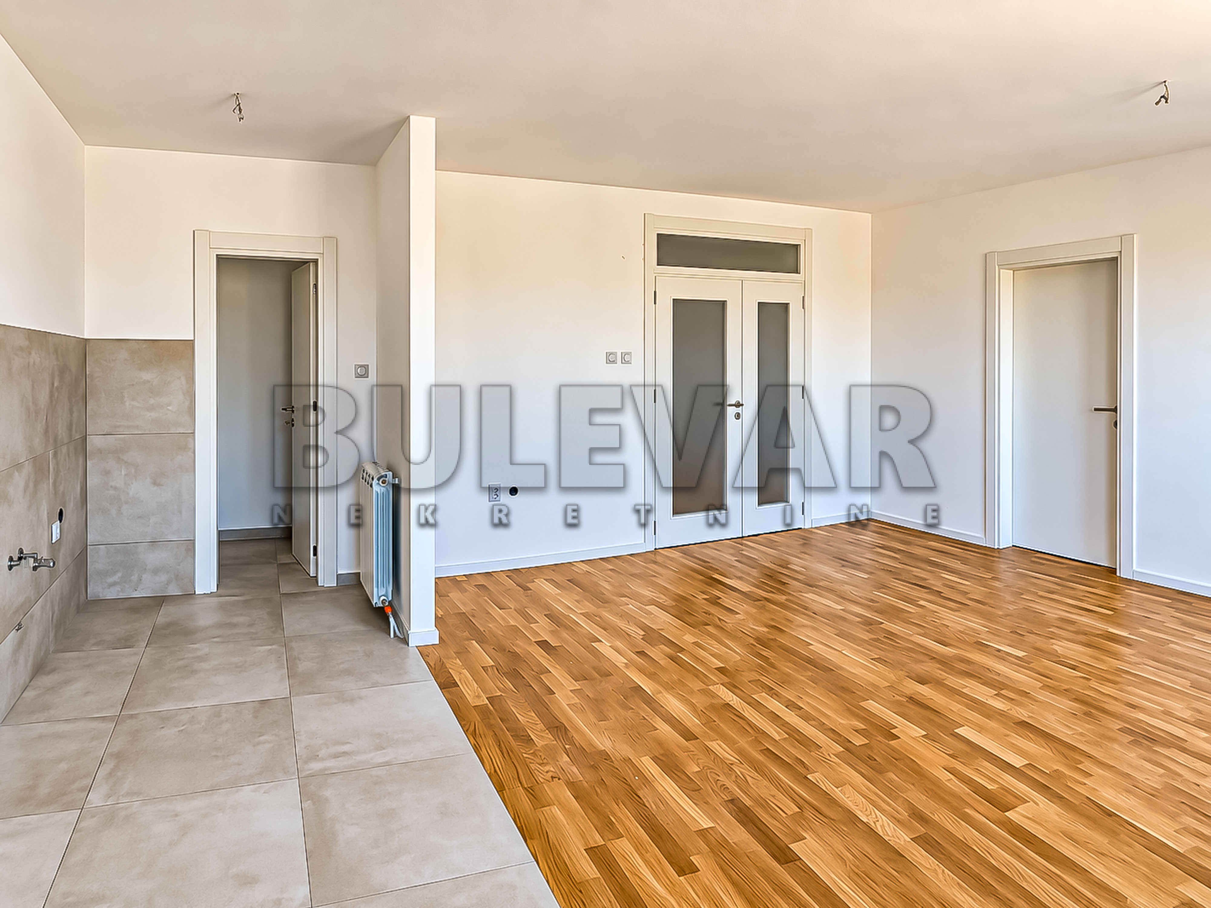 Trosoban stan Centar 89m², 7 sprat — slika 26