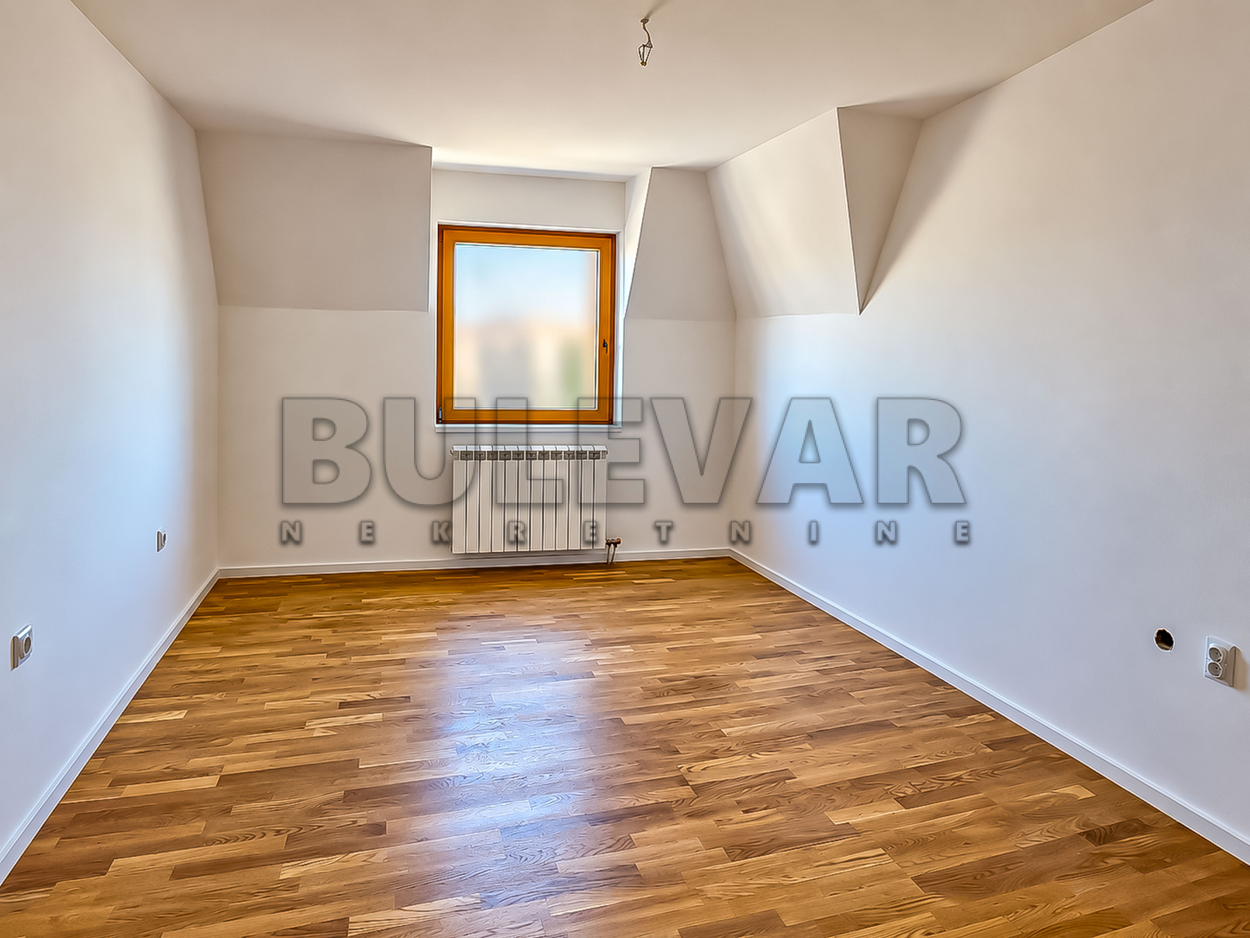 Trosoban stan Centar 89m², 7 sprat — slika 30