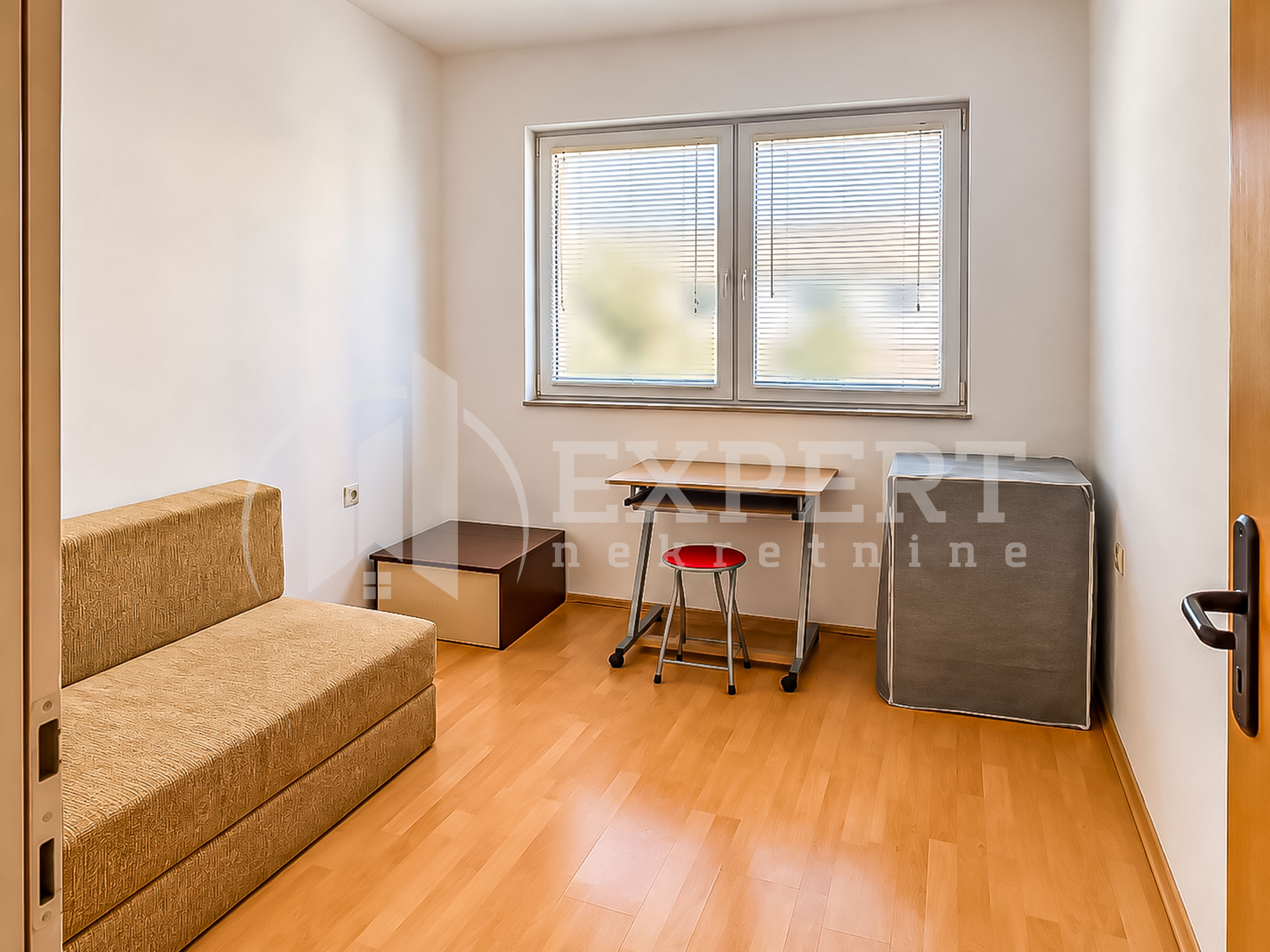 Jednoiposoban stan Gradska bolnica 40m², 2 sprat — slika 8