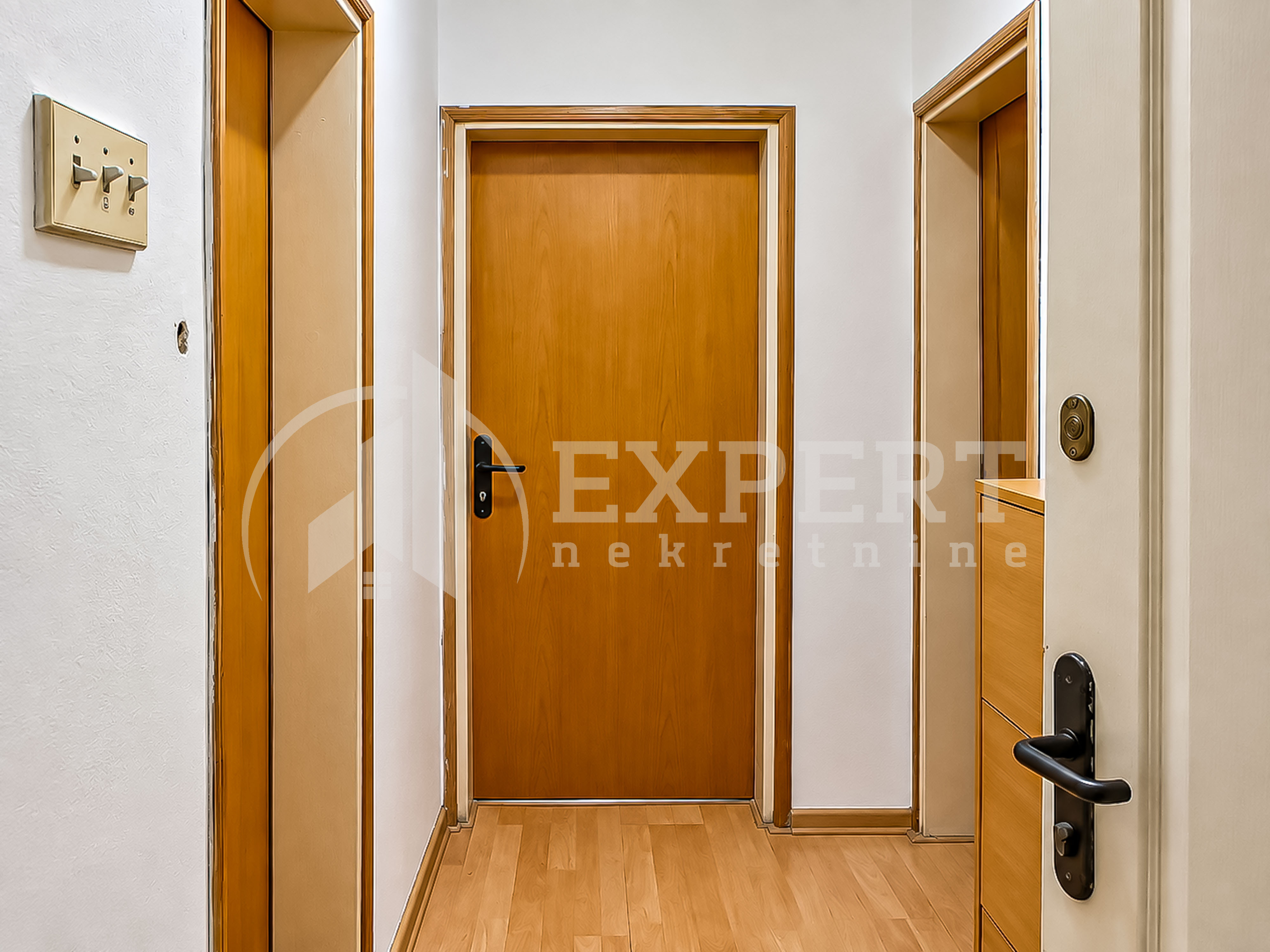 Jednoiposoban stan Gradska bolnica 40m², 2 sprat — slika 15