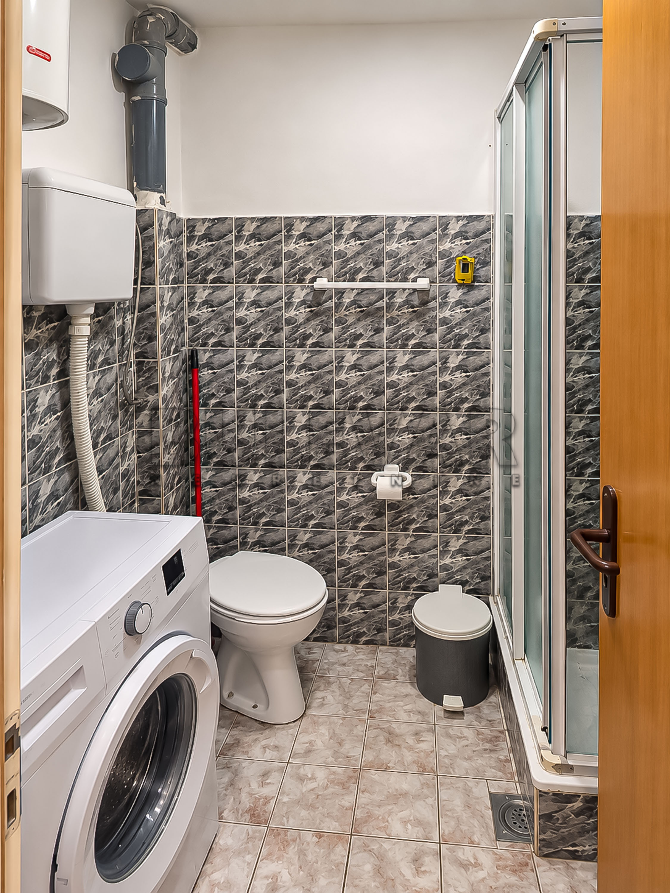 Jednoiposoban stan Gradska bolnica 40m², 2 sprat — slika 24