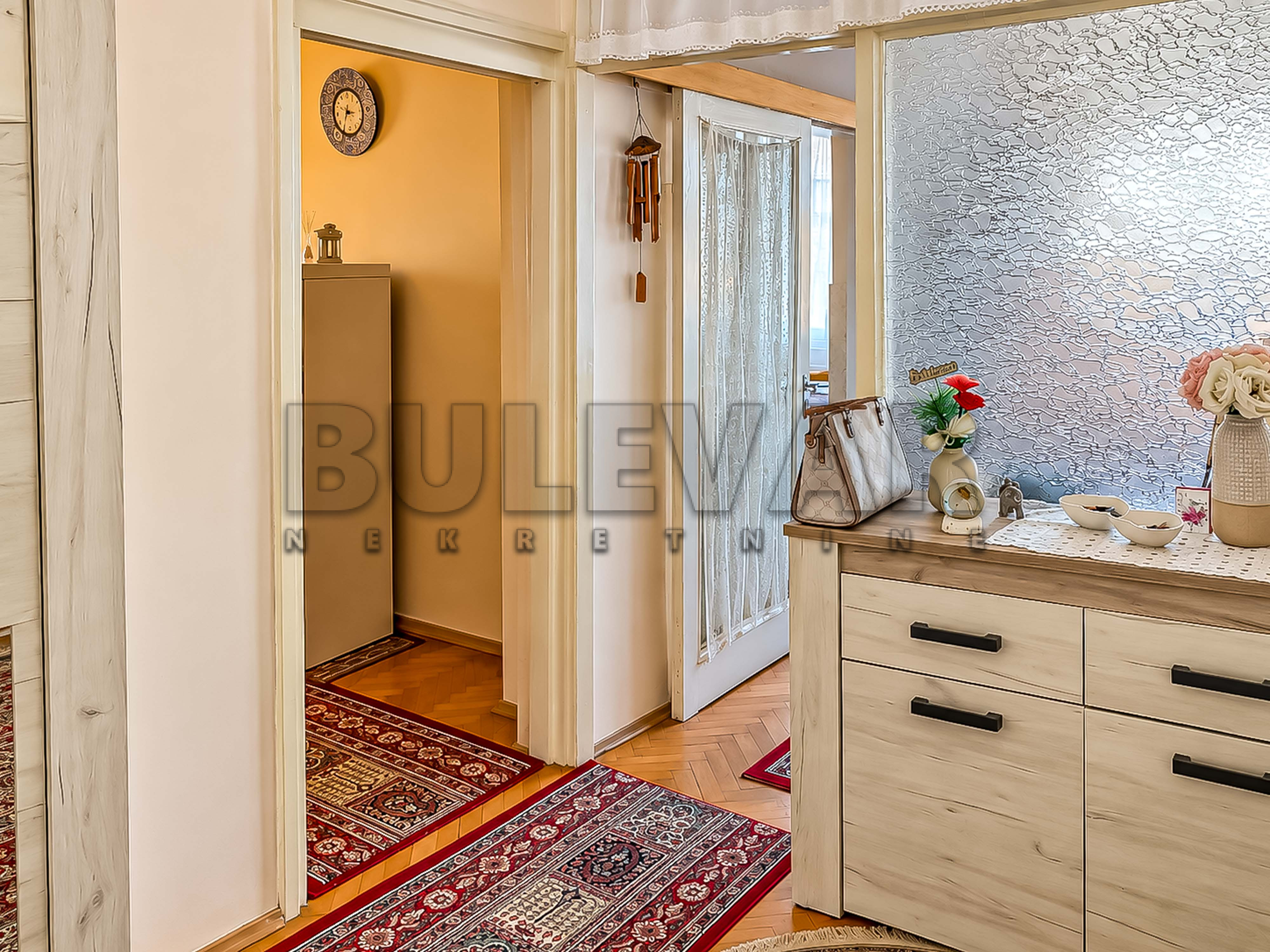 Troiposoban stan Bulevar Nemanjića 72m², 6 sprat — slika 37