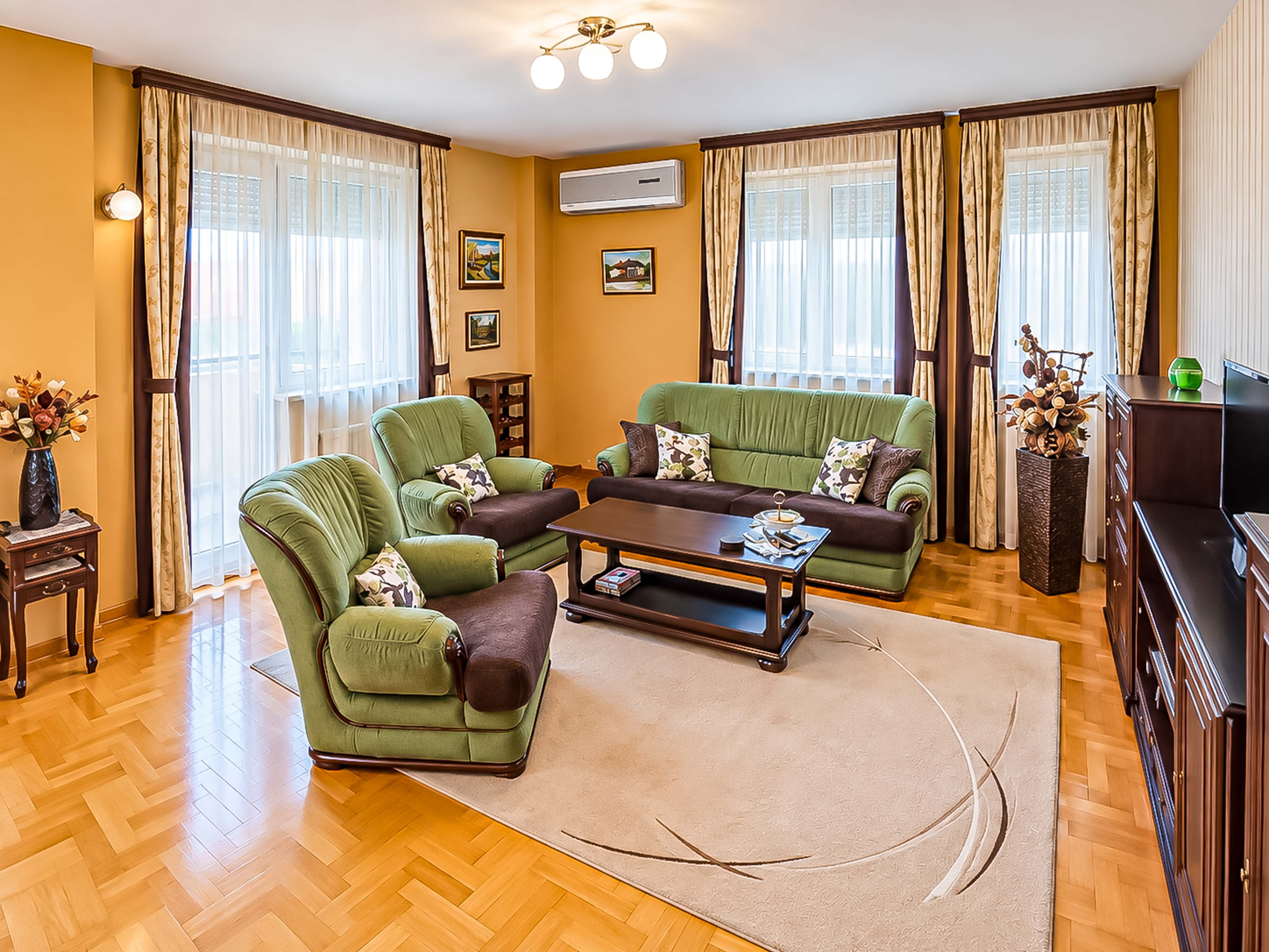 eksluzivan  trosoban  stan - Čair - 91.00m² - 264.000€