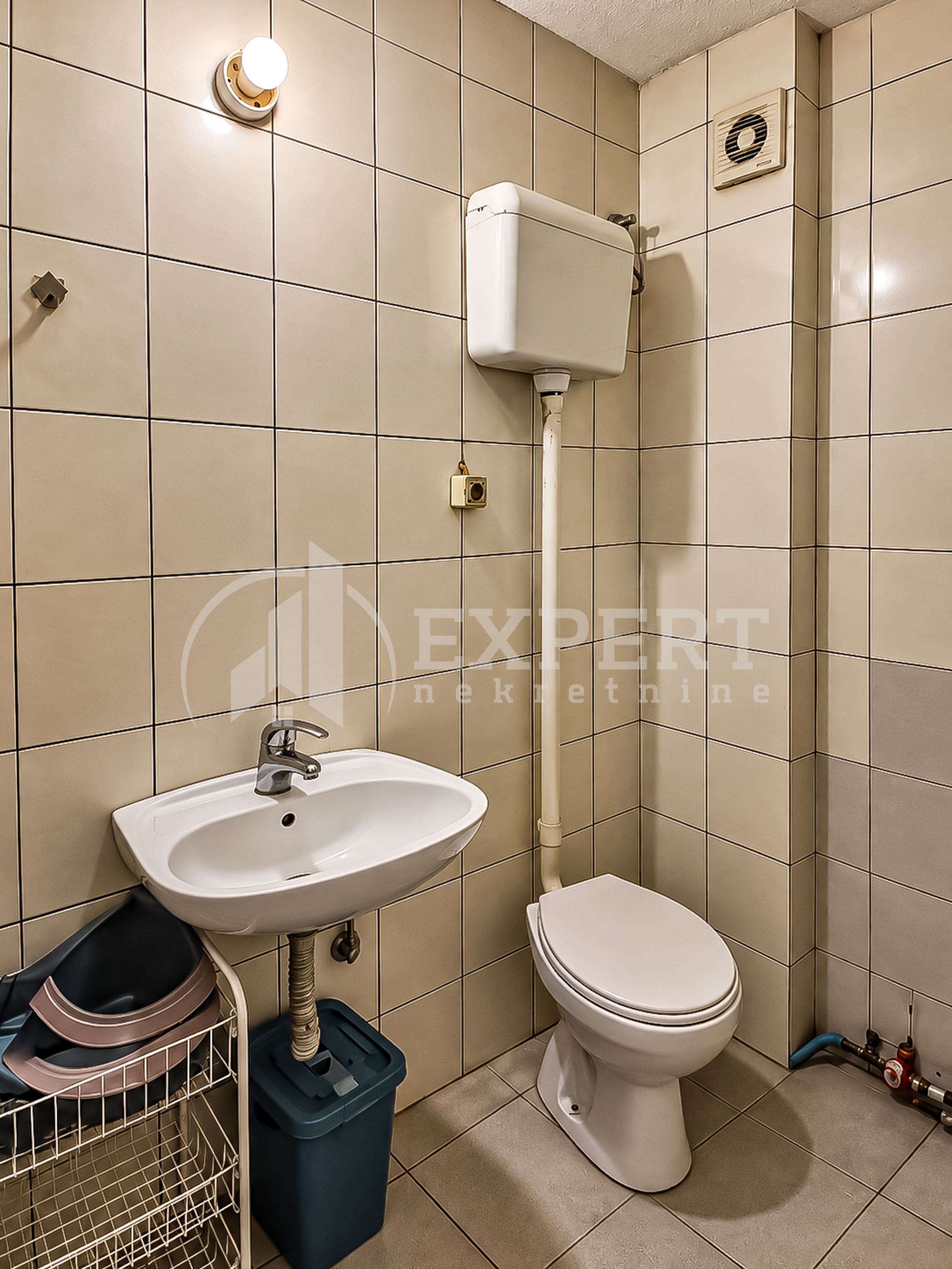 Dvoiposoban stan Nova železnička kolonija 55m², 2 sprat — slika 39