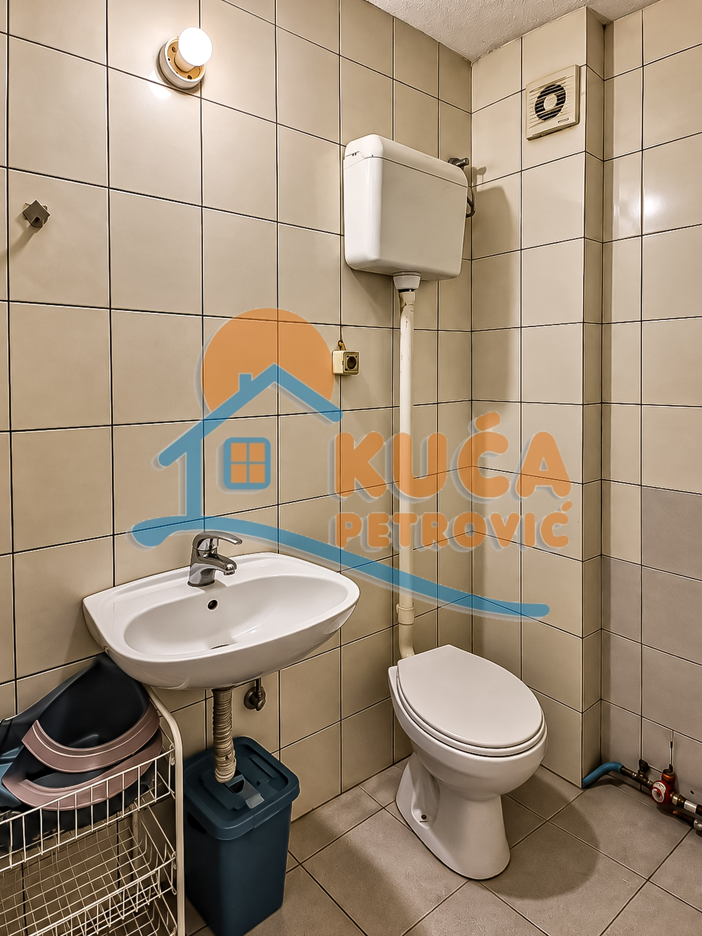 Dvoiposoban stan Nova železnička kolonija 55m², 2 sprat — slika 40