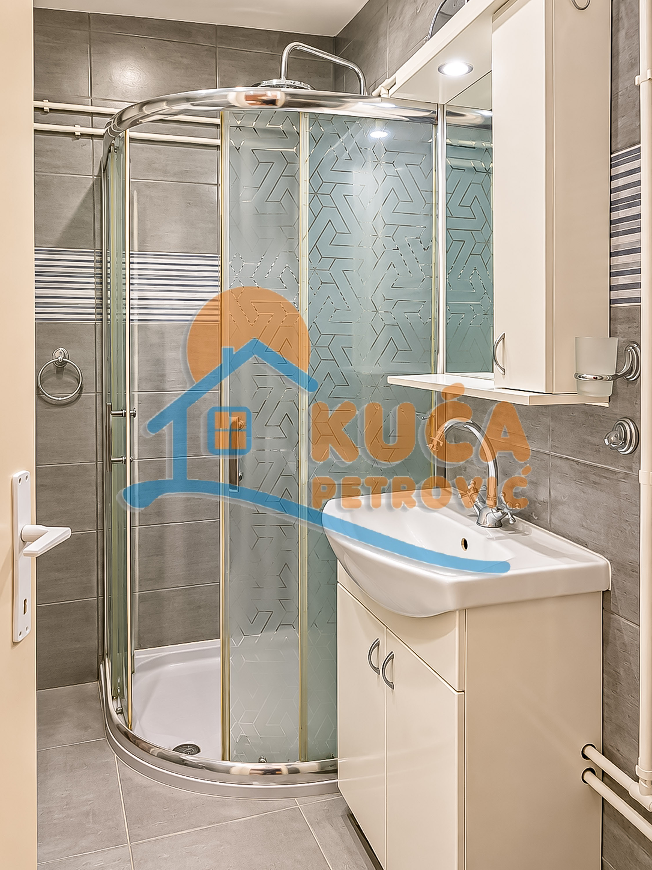 Dvosoban stan Dom zdravlja 48m², 2 sprat — slika 11