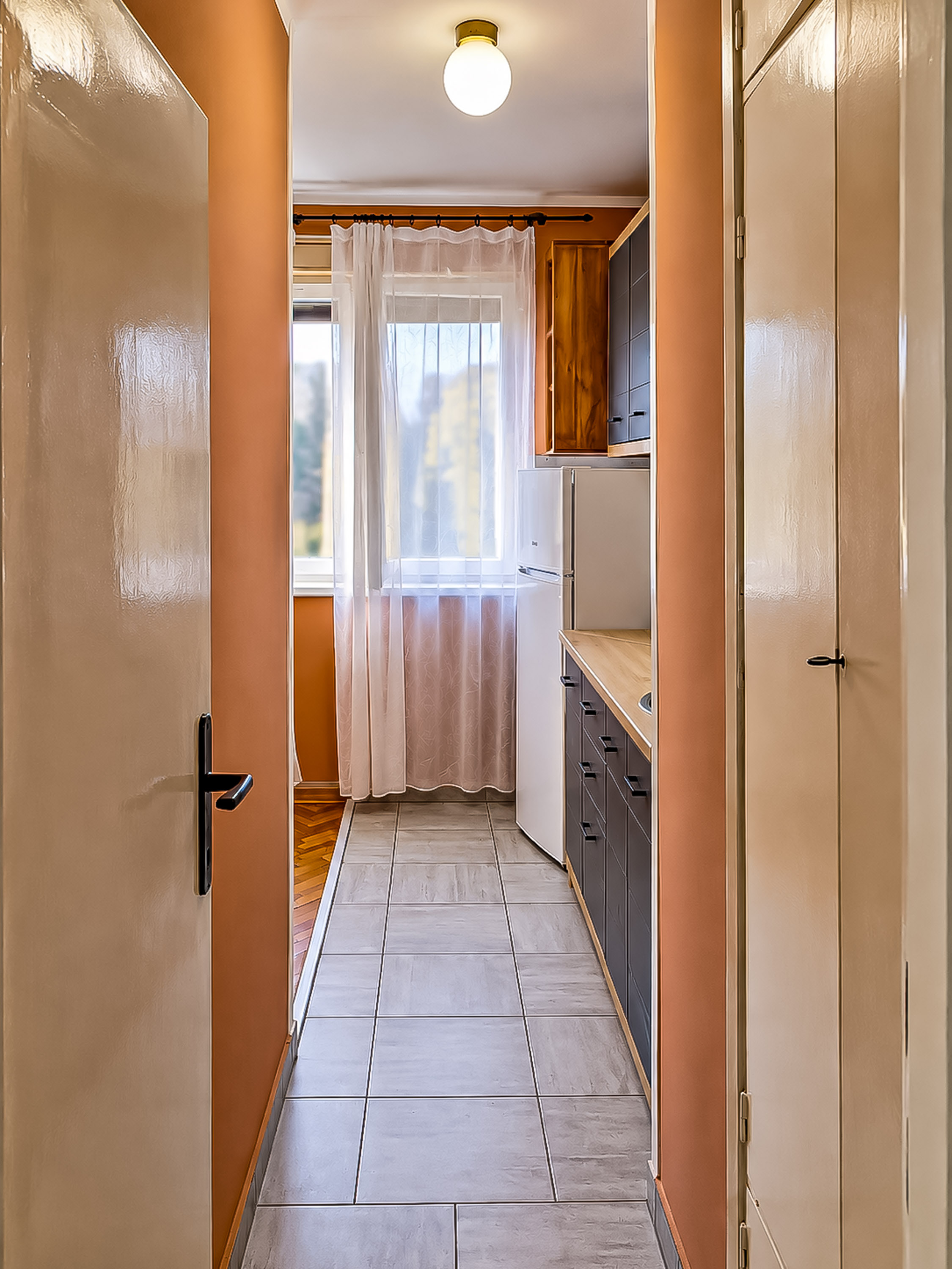 Dvosoban stan Dom zdravlja 48m², 2 sprat — slika 16